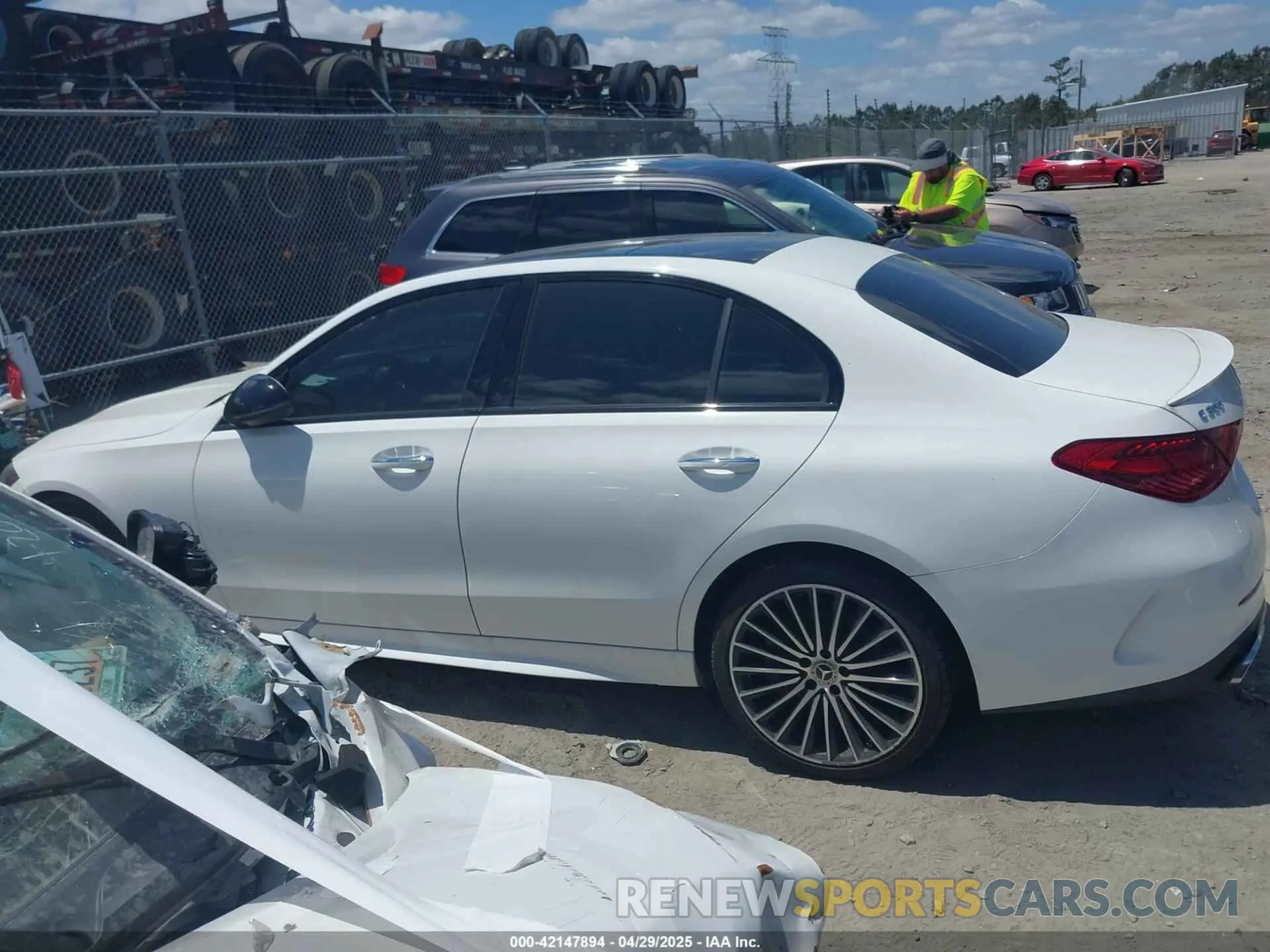 14 Photograph of a damaged car W1KAF4GB9PR090892 MERCEDES-BENZ C 300 2023