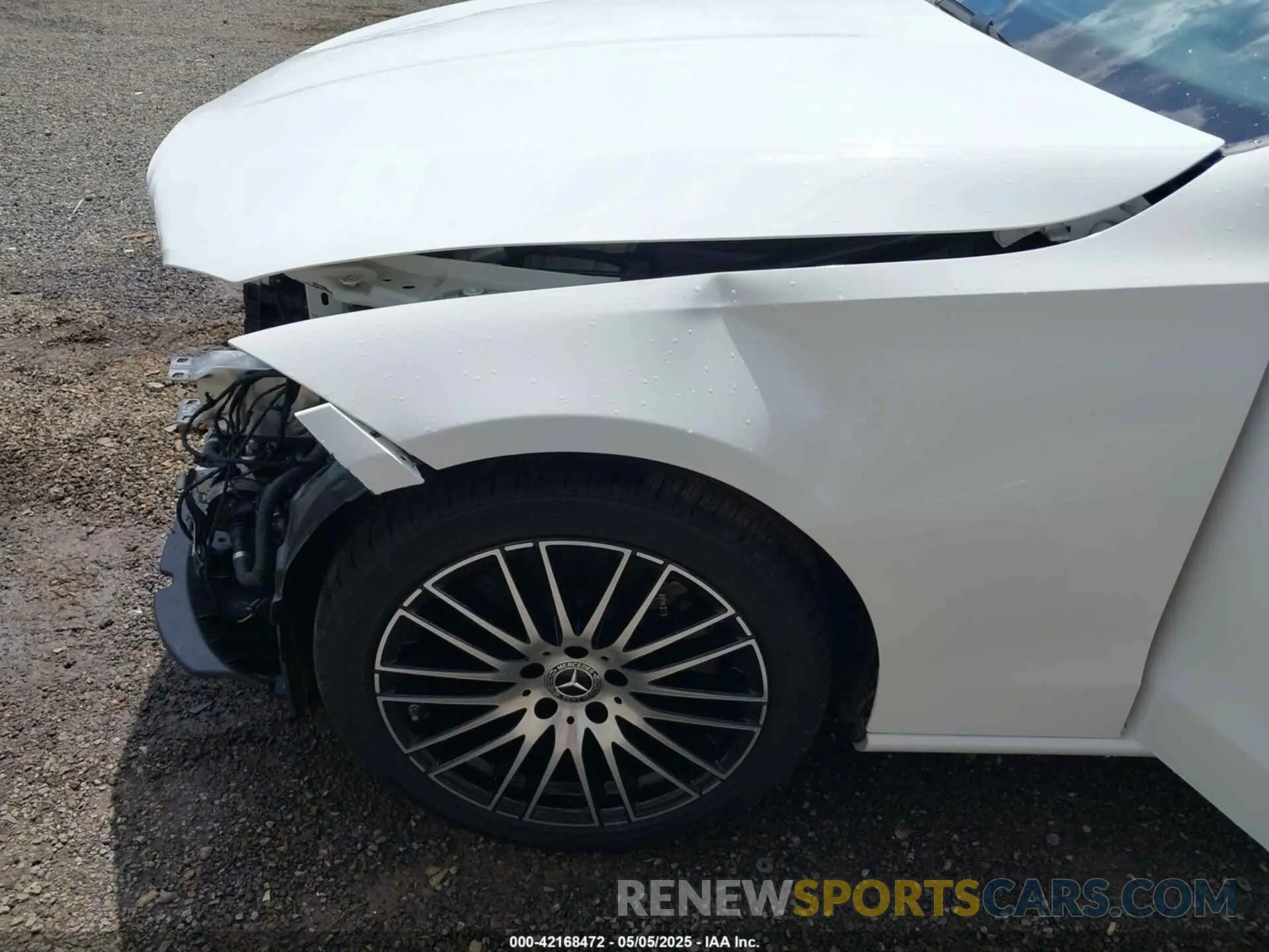 18 Photograph of a damaged car W1KAF4GBXPR094272 MERCEDES-BENZ C 300 2023