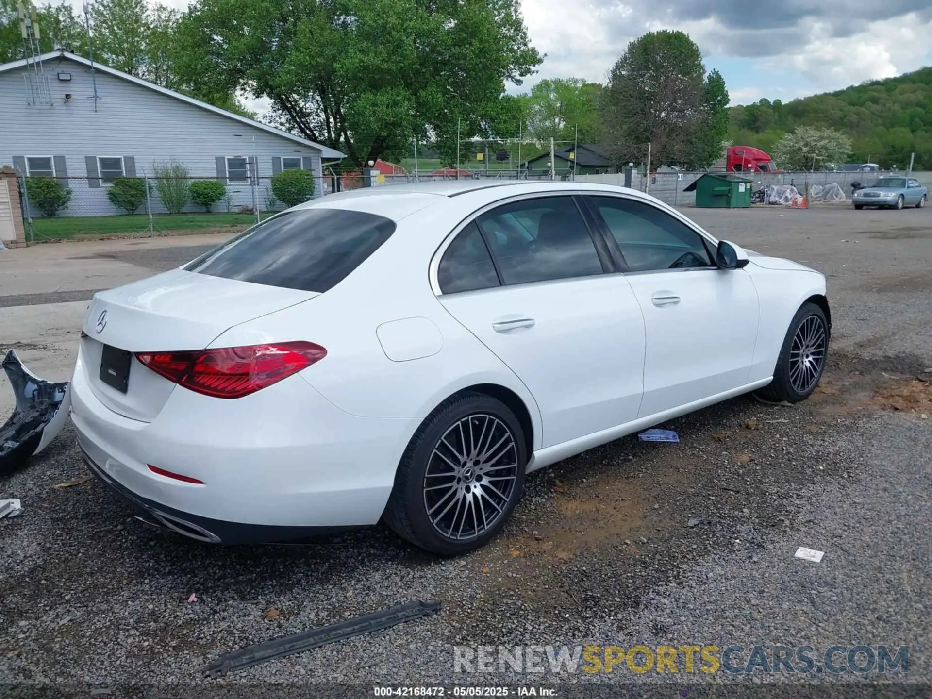 4 Photograph of a damaged car W1KAF4GBXPR094272 MERCEDES-BENZ C 300 2023