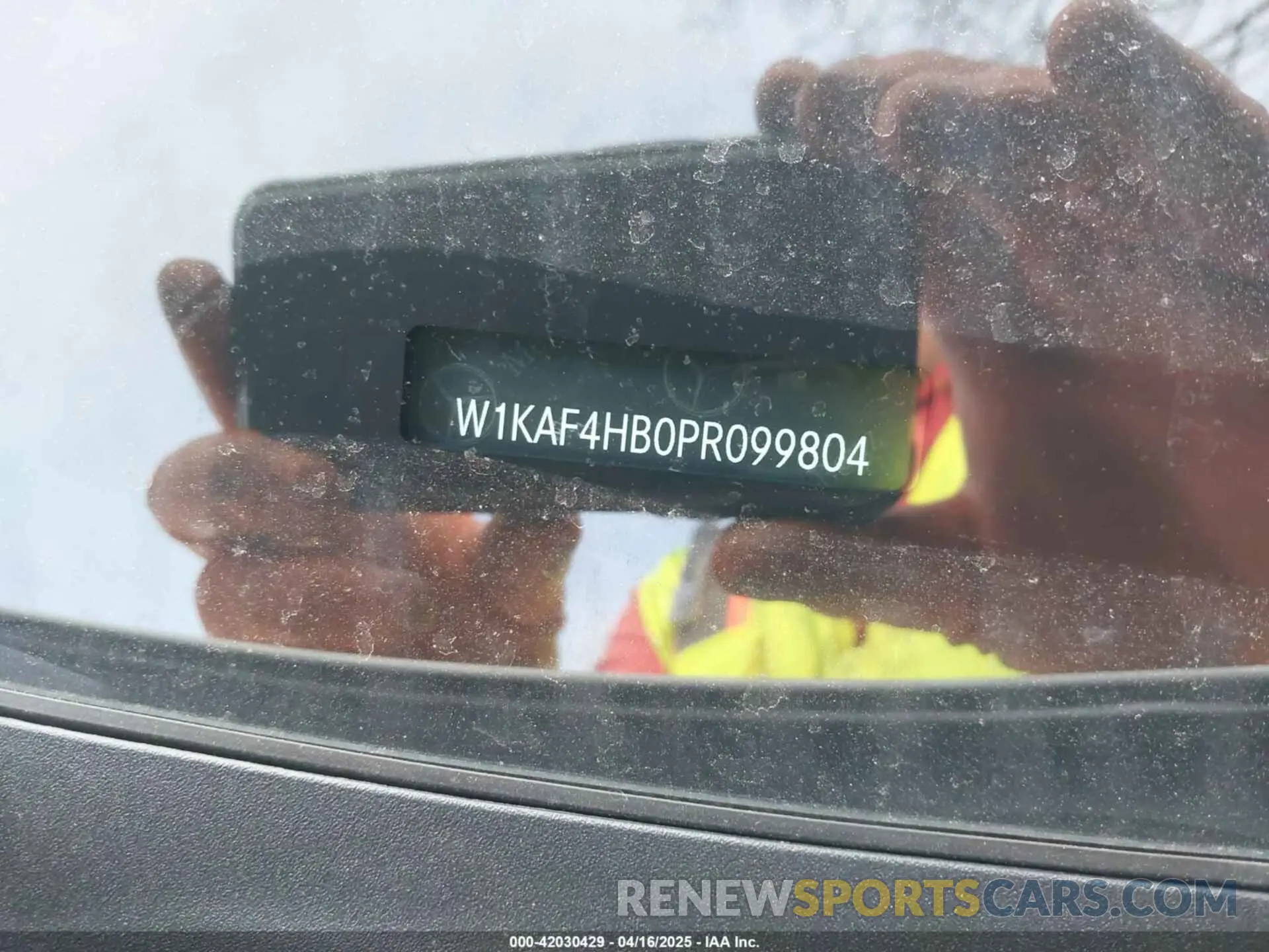 17 Photograph of a damaged car W1KAF4HB0PR099804 MERCEDES-BENZ C 300 2023