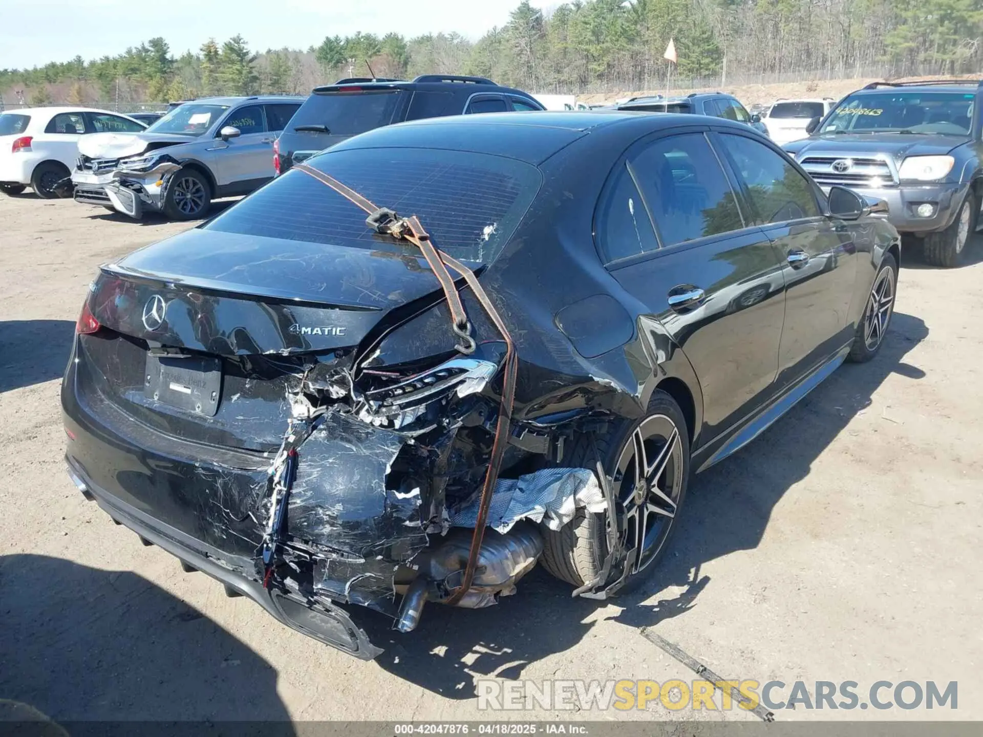 4 Photograph of a damaged car W1KAF4HB3PR104736 MERCEDES-BENZ C 300 2023