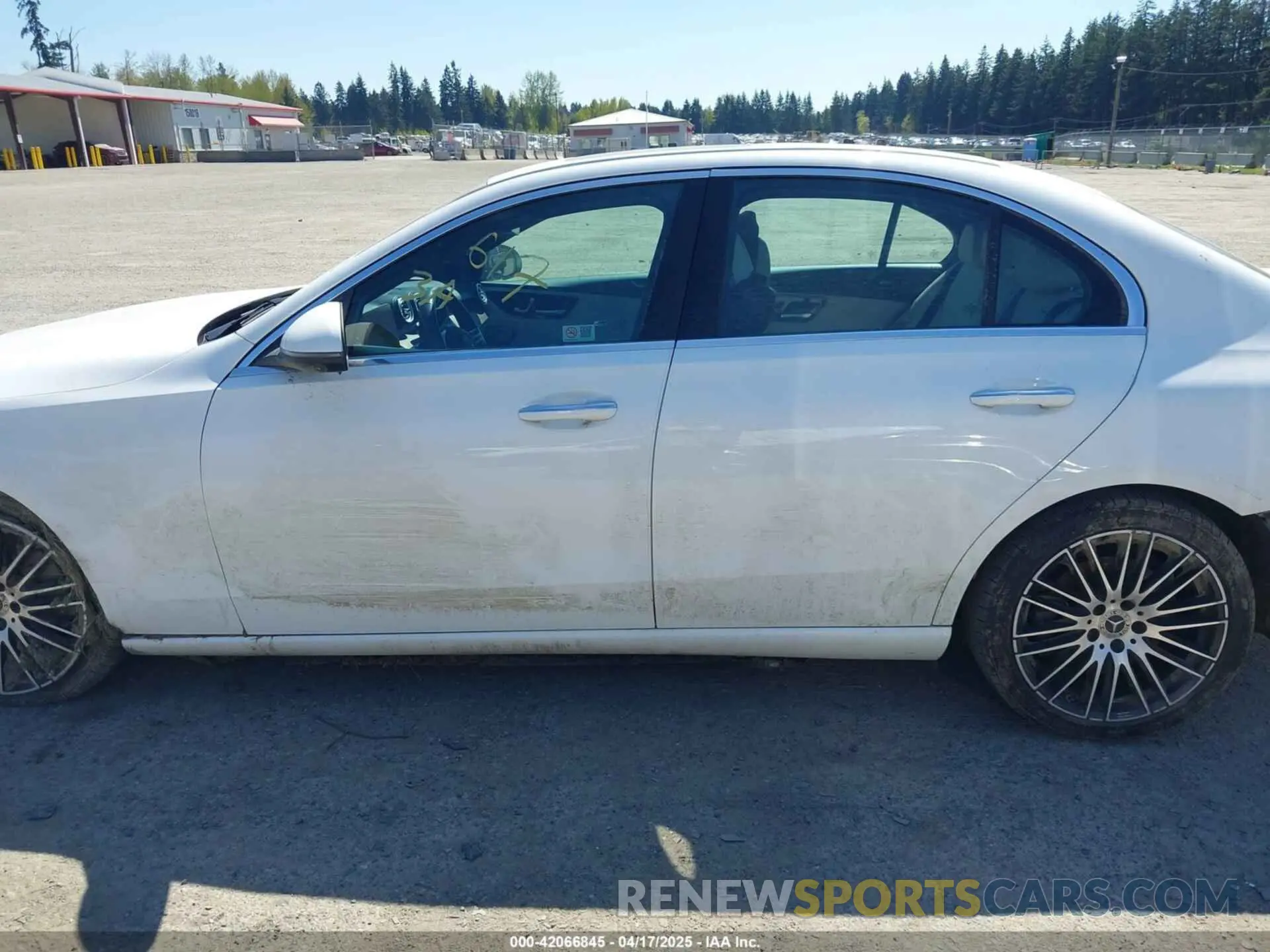 15 Photograph of a damaged car W1KAF4HB3PR138949 MERCEDES-BENZ C 300 2023
