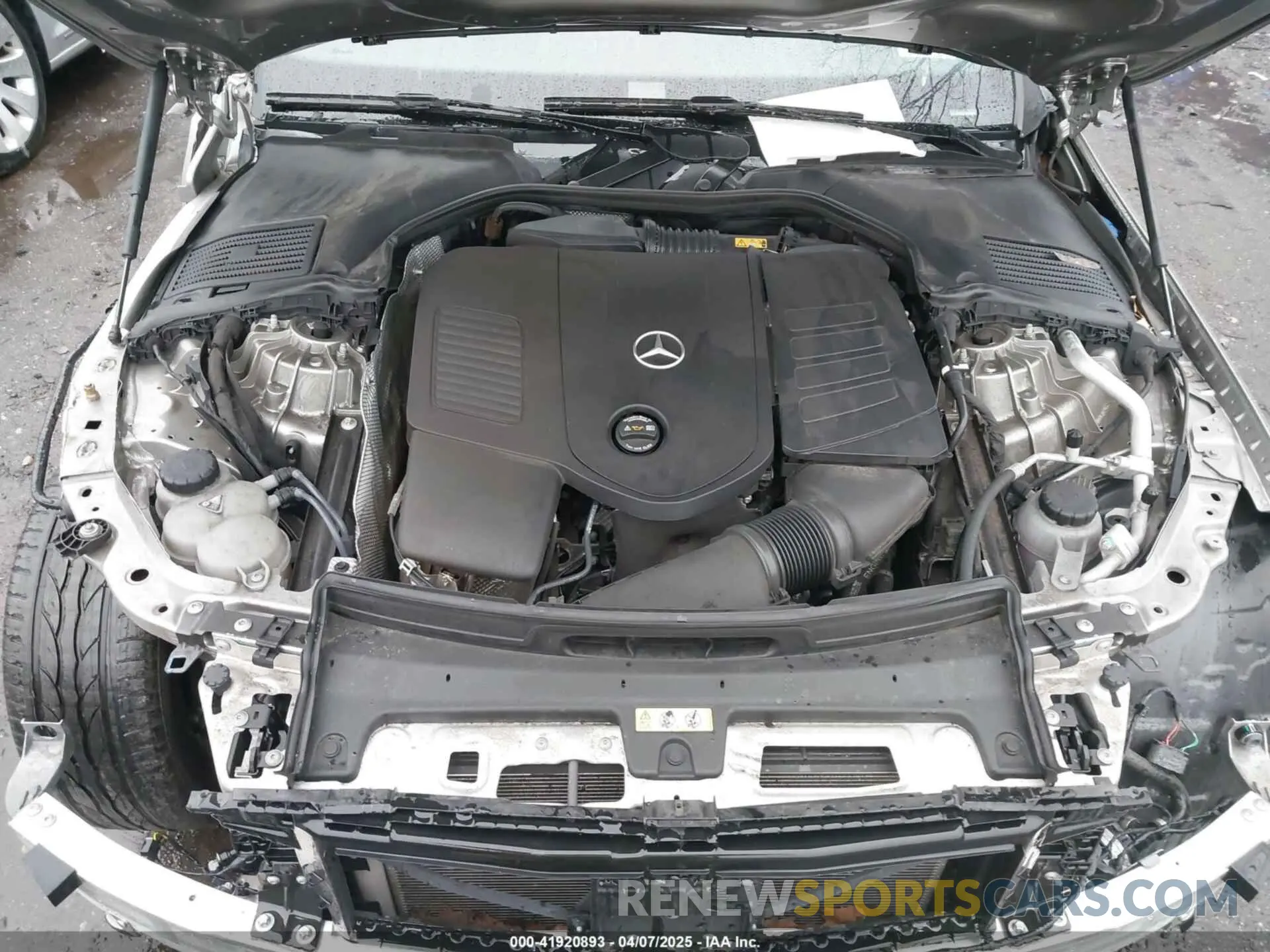 10 Photograph of a damaged car W1KAF4HB9PR103705 MERCEDES-BENZ C 300 2023