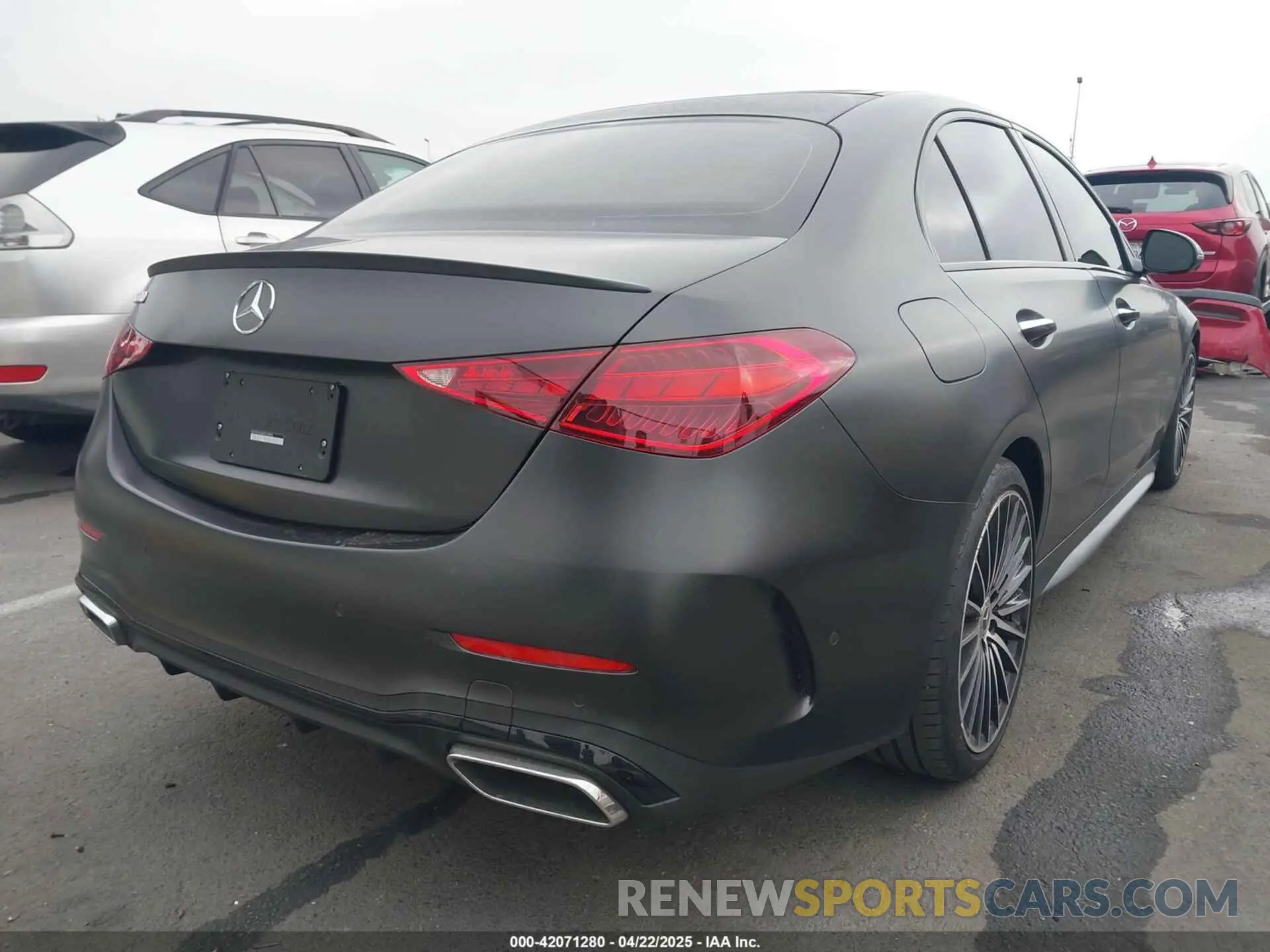 4 Photograph of a damaged car W1KAF4GB0RR228984 MERCEDES-BENZ C 300 2024