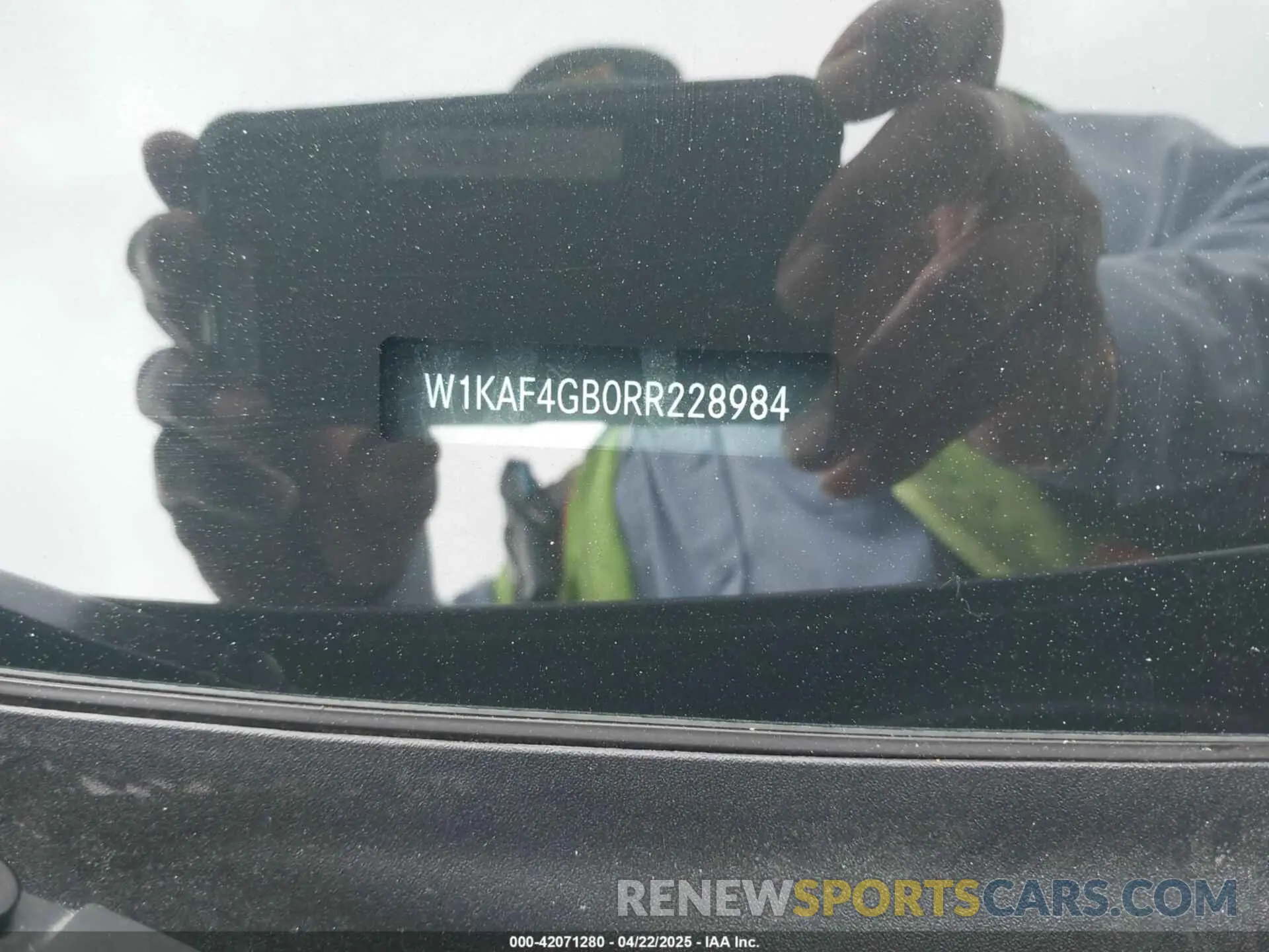 9 Photograph of a damaged car W1KAF4GB0RR228984 MERCEDES-BENZ C 300 2024