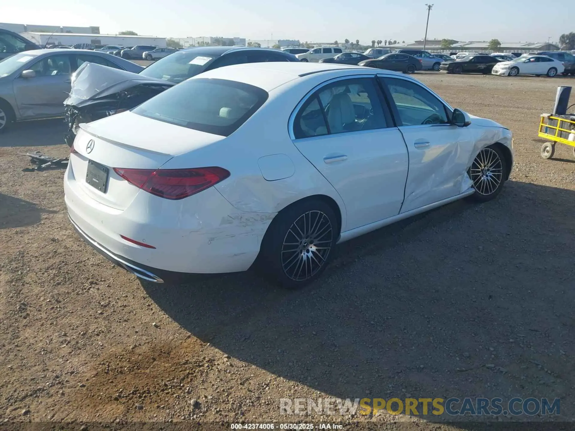4 Photograph of a damaged car W1KAF4GB0RR234509 MERCEDES-BENZ C 300 2024