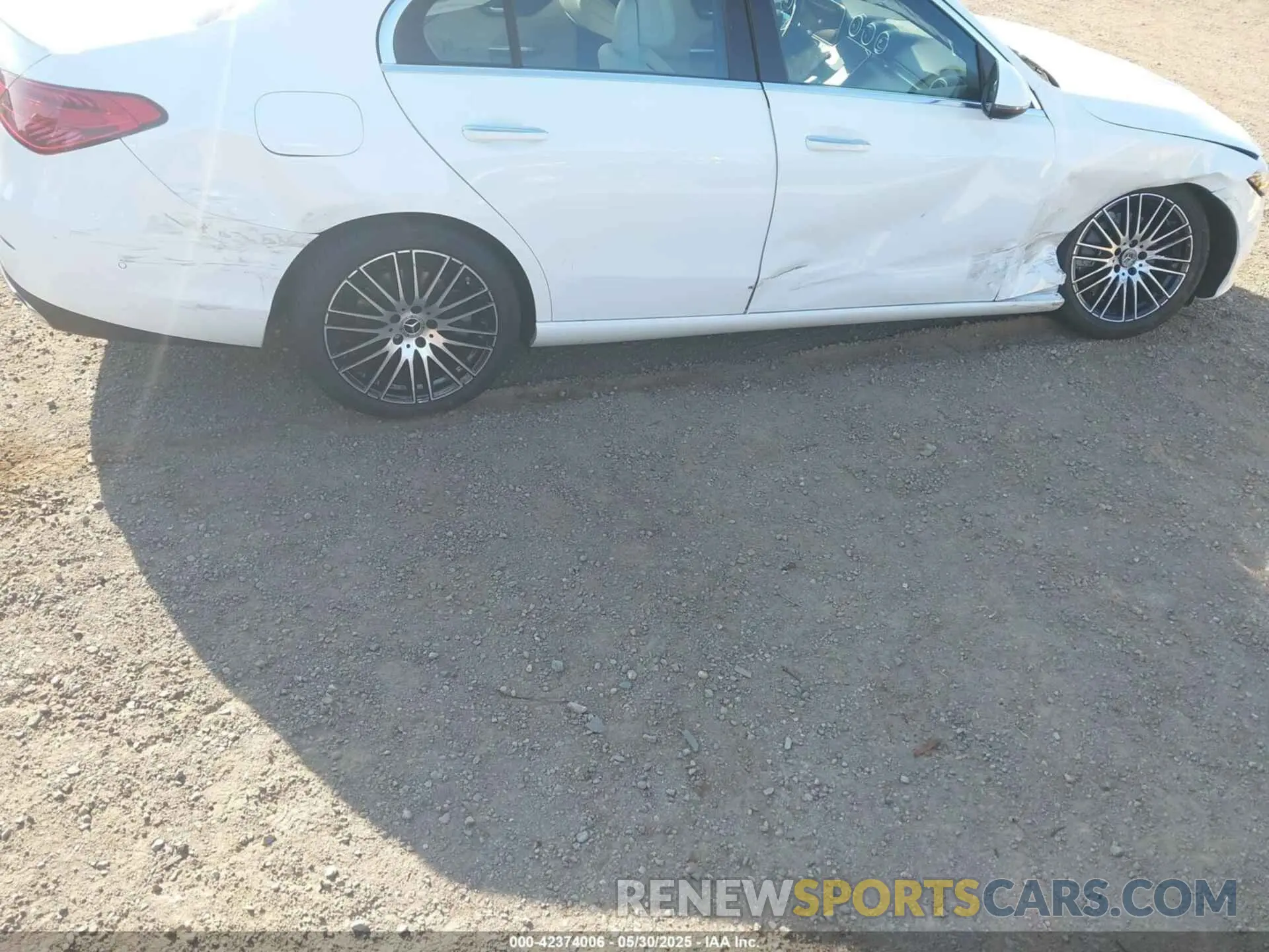 6 Photograph of a damaged car W1KAF4GB0RR234509 MERCEDES-BENZ C 300 2024