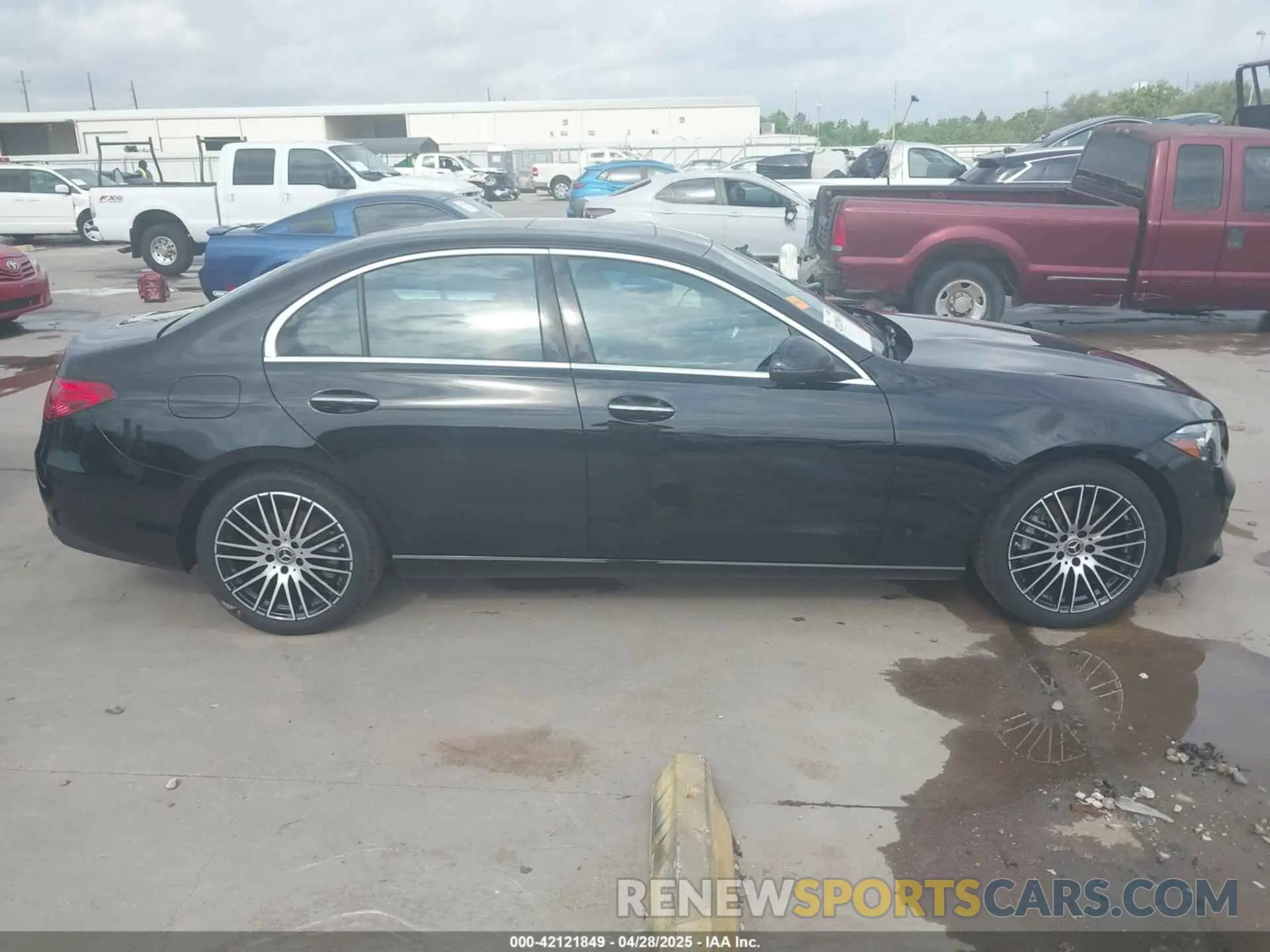13 Photograph of a damaged car W1KAF4GB3RR235704 MERCEDES-BENZ C 300 2024