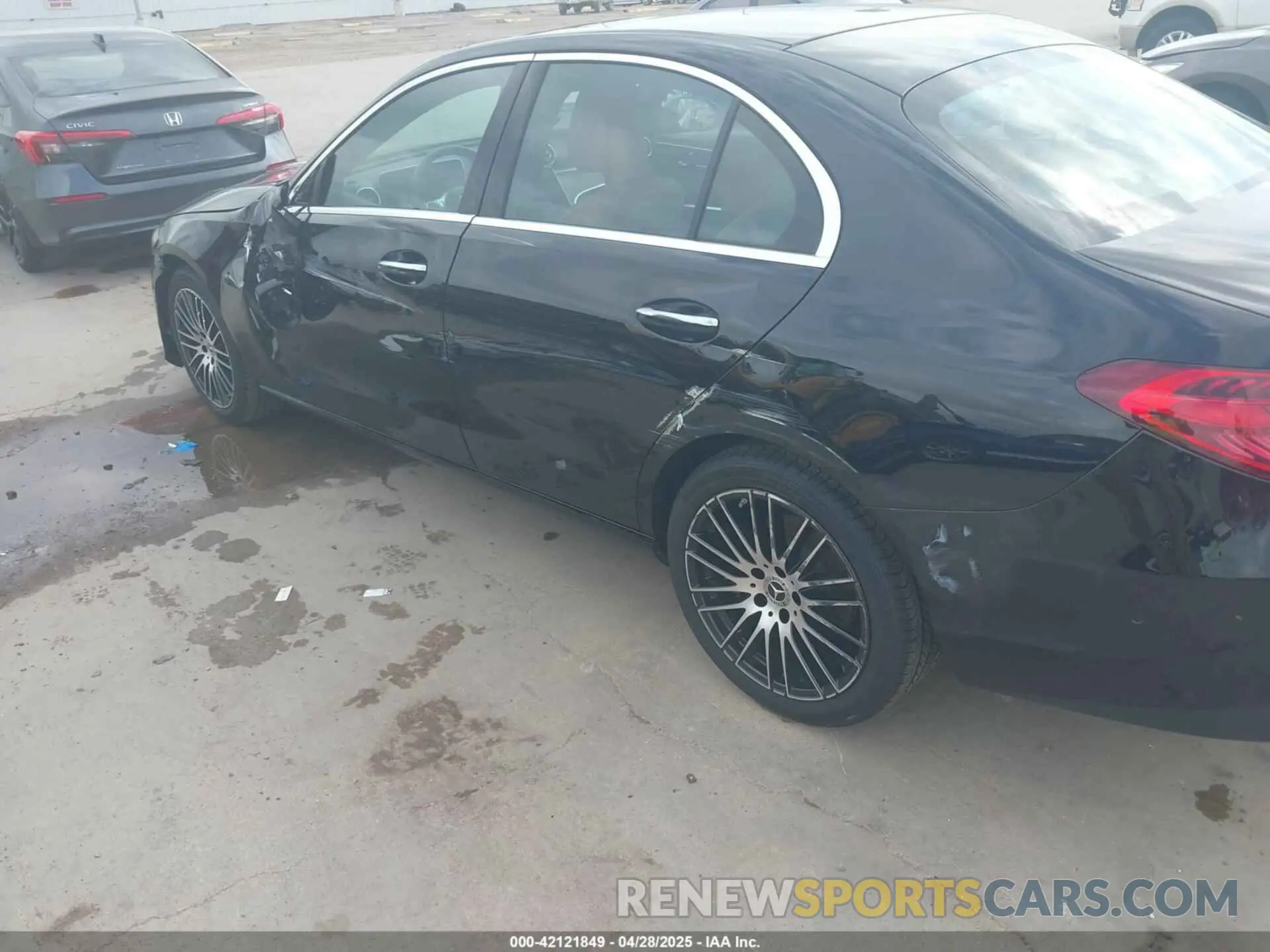 17 Photograph of a damaged car W1KAF4GB3RR235704 MERCEDES-BENZ C 300 2024