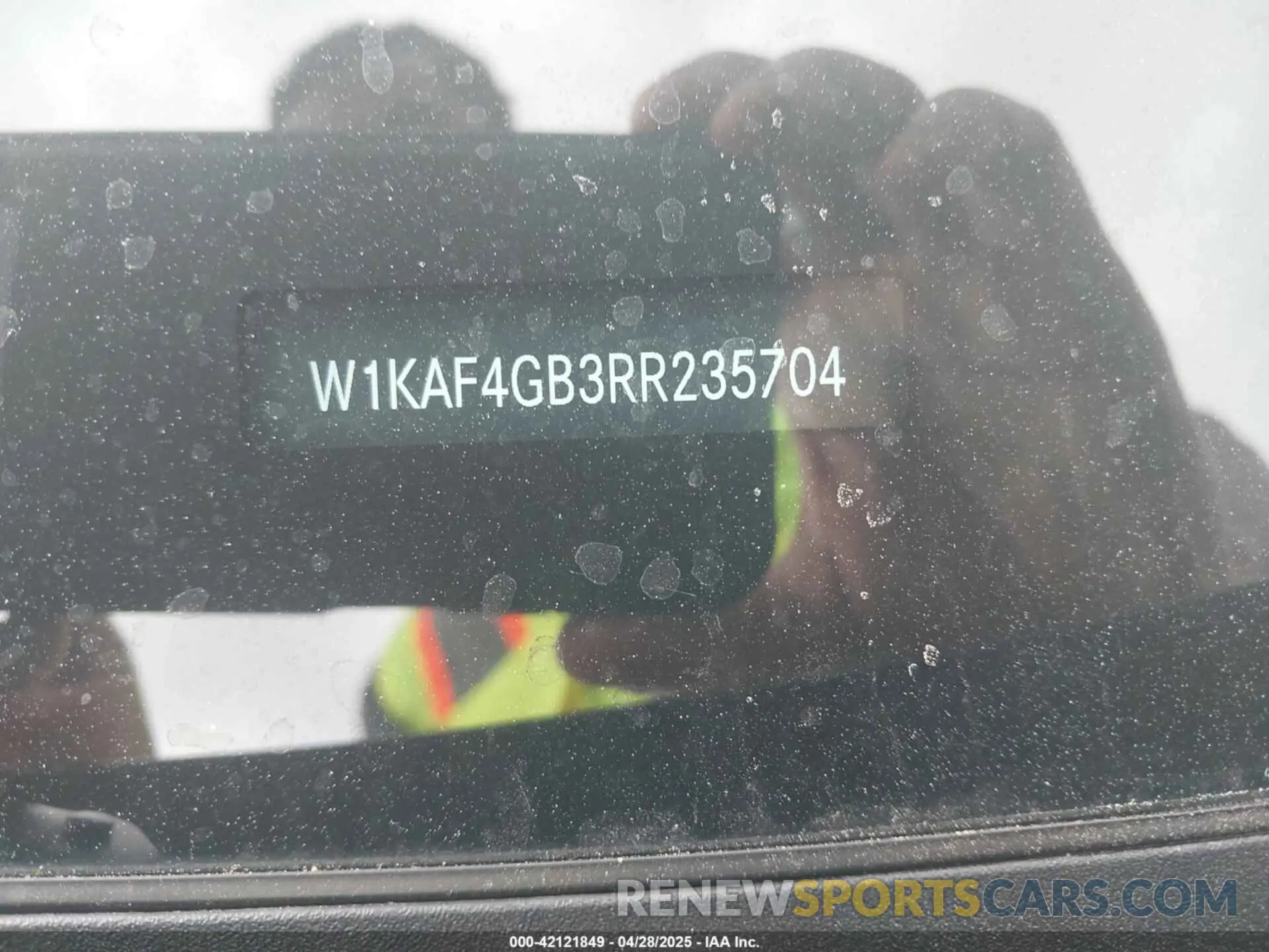 9 Photograph of a damaged car W1KAF4GB3RR235704 MERCEDES-BENZ C 300 2024