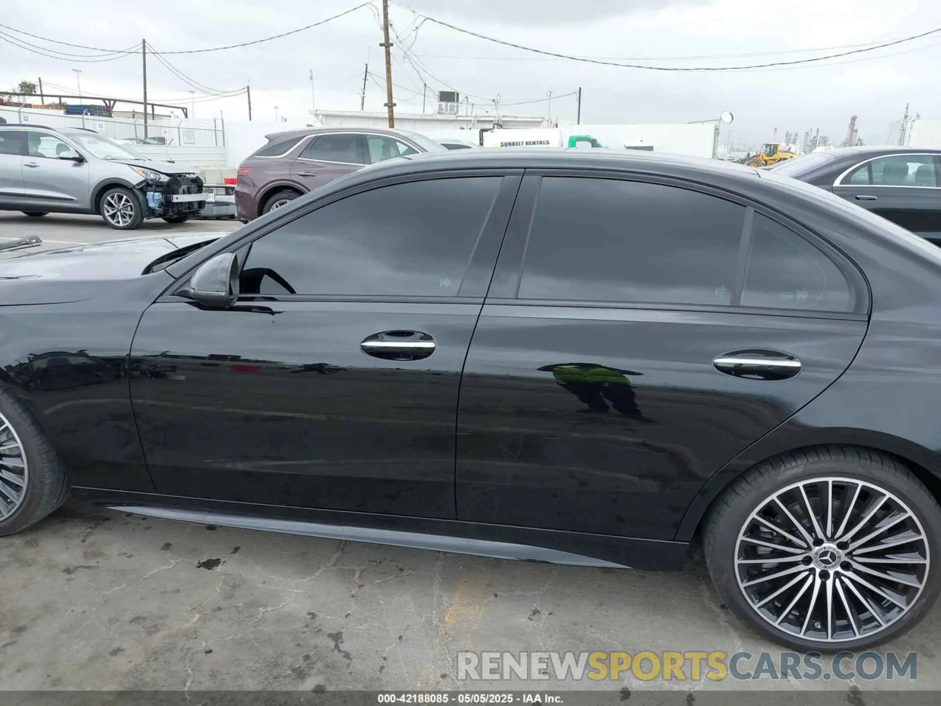 15 Photograph of a damaged car W1KAF4GB4RR209922 MERCEDES-BENZ C 300 2024
