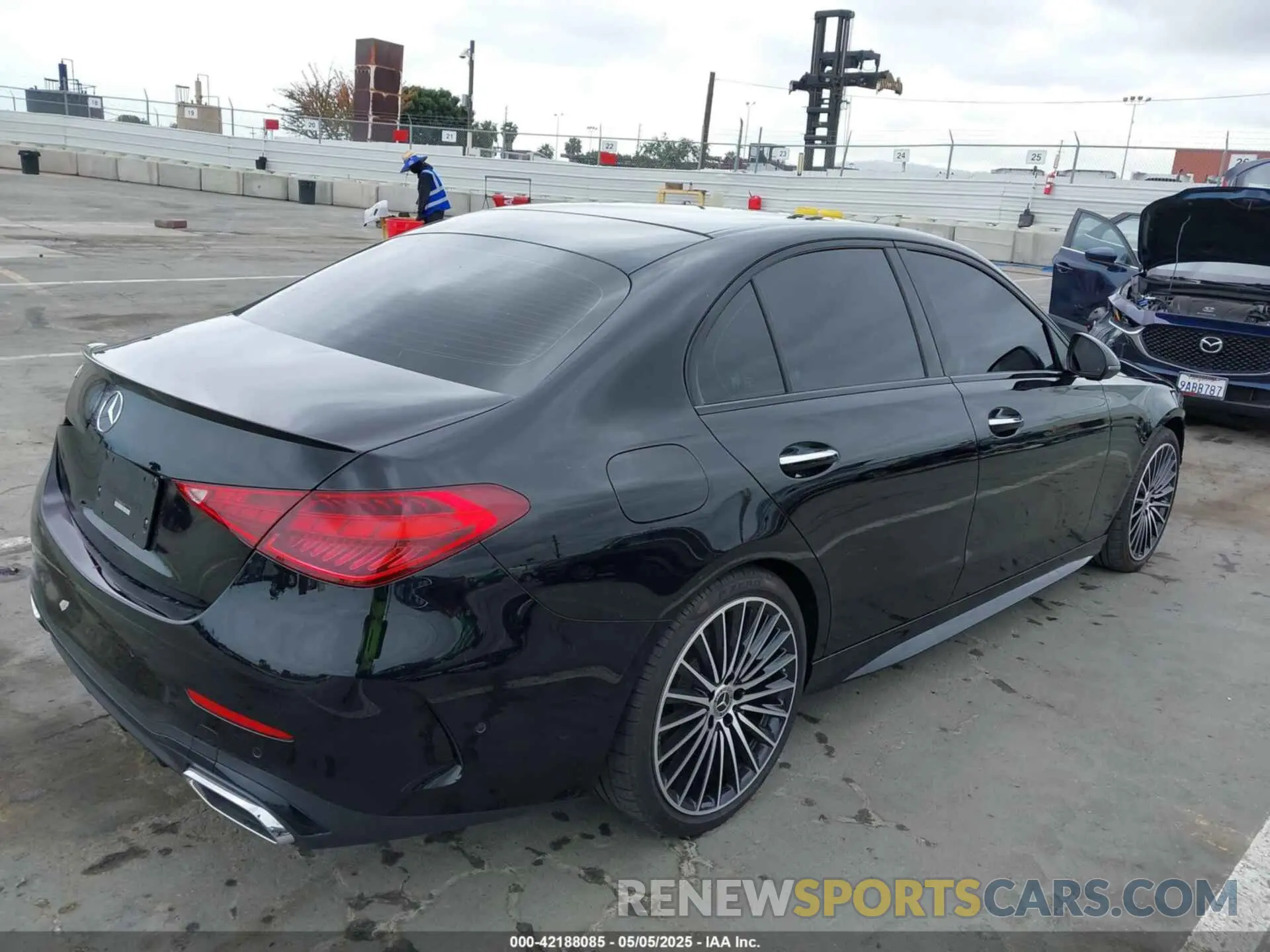 4 Photograph of a damaged car W1KAF4GB4RR209922 MERCEDES-BENZ C 300 2024