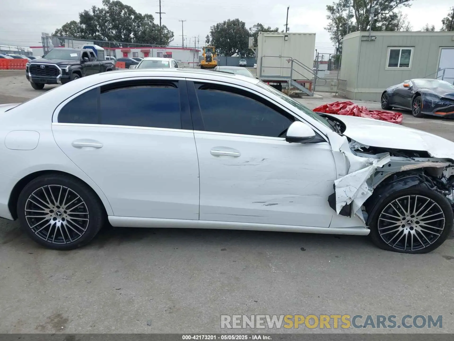13 Photograph of a damaged car W1KAF4GB7RR192839 MERCEDES-BENZ C 300 2024