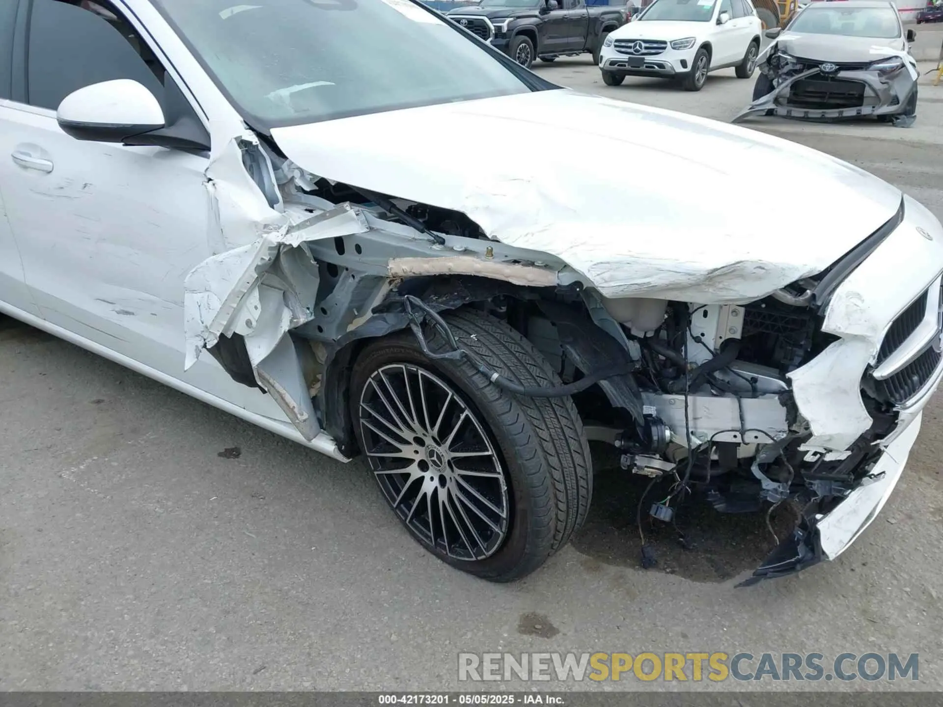 6 Photograph of a damaged car W1KAF4GB7RR192839 MERCEDES-BENZ C 300 2024