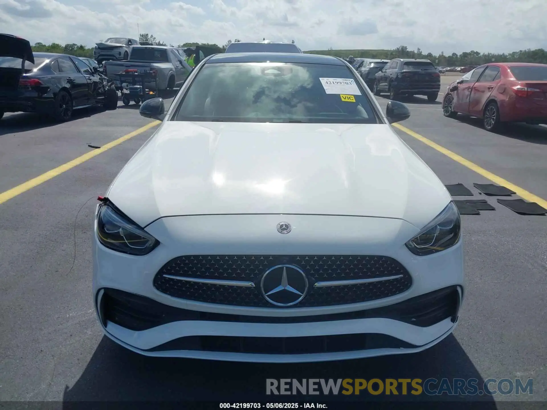 12 Photograph of a damaged car W1KAF4GB8RR226660 MERCEDES-BENZ C 300 2024