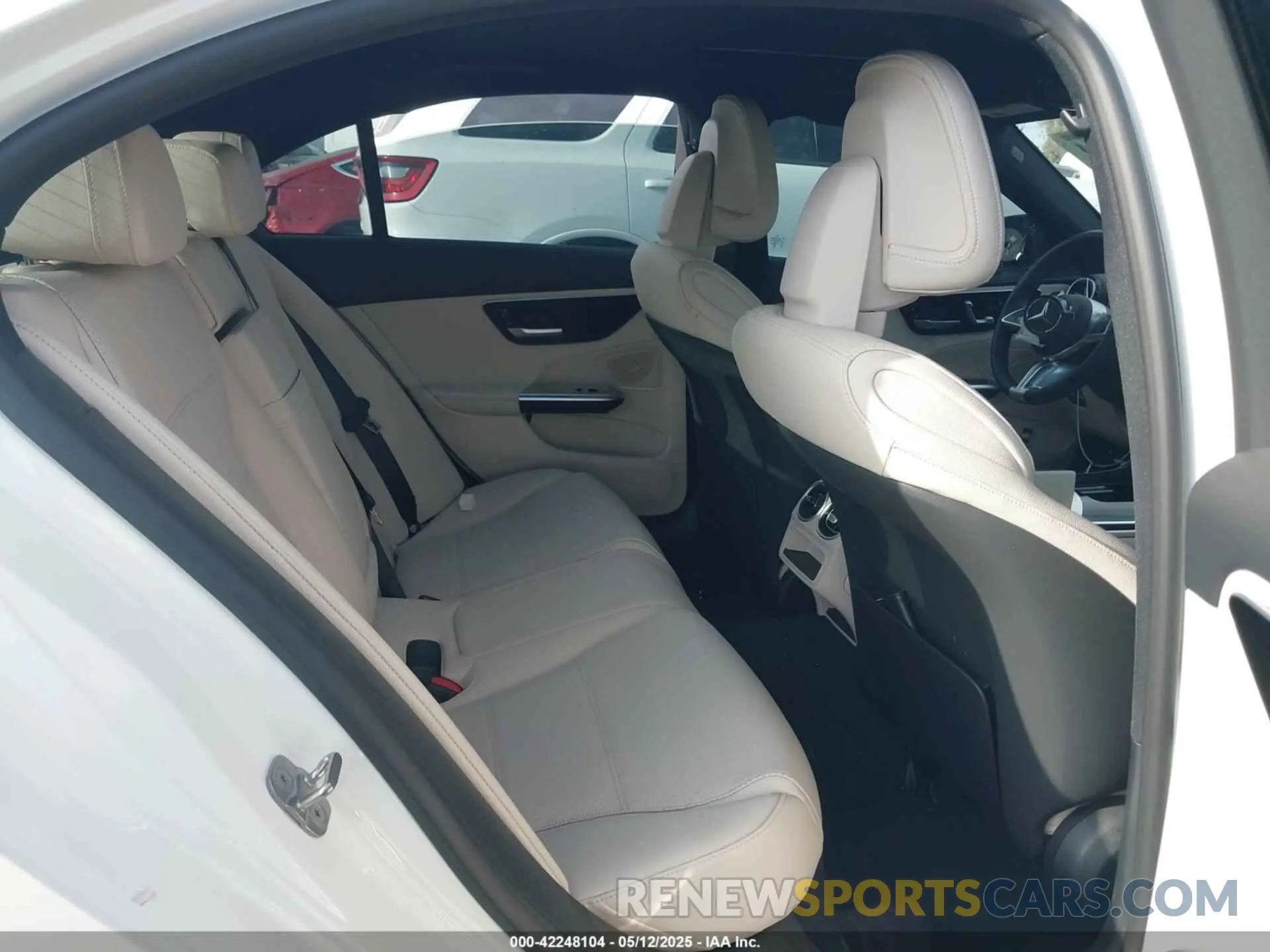 8 Photograph of a damaged car W1KAF4GB9RR237814 MERCEDES-BENZ C 300 2024