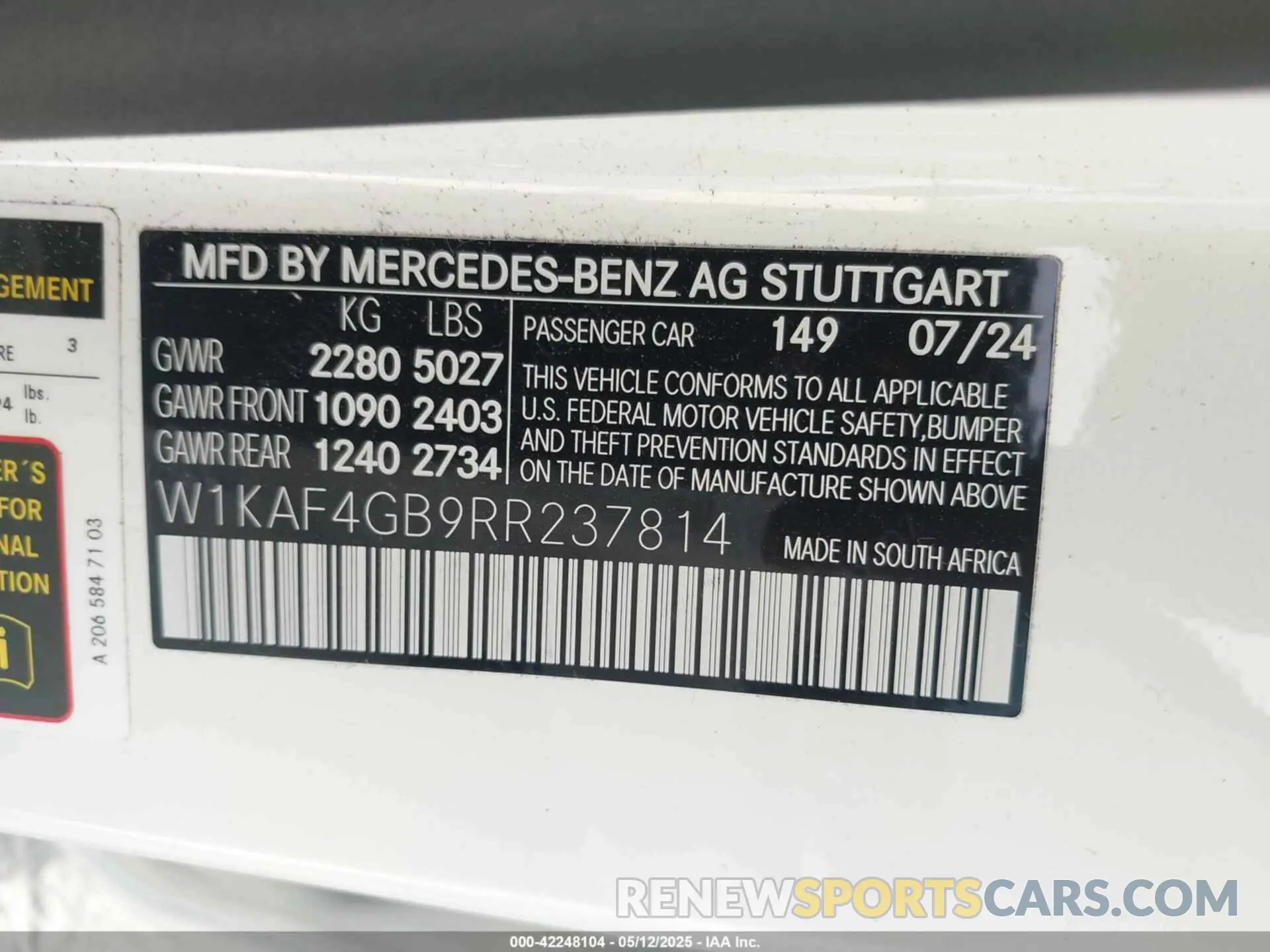 9 Photograph of a damaged car W1KAF4GB9RR237814 MERCEDES-BENZ C 300 2024