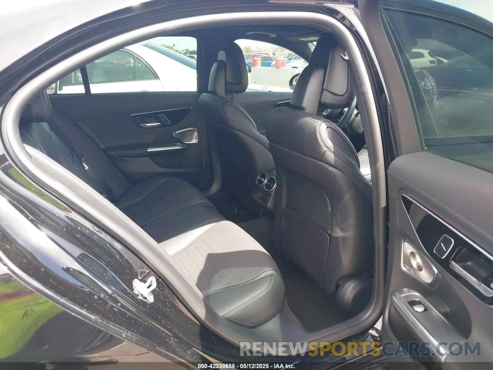 8 Photograph of a damaged car W1KAF4GBXRR208466 MERCEDES-BENZ C 300 2024