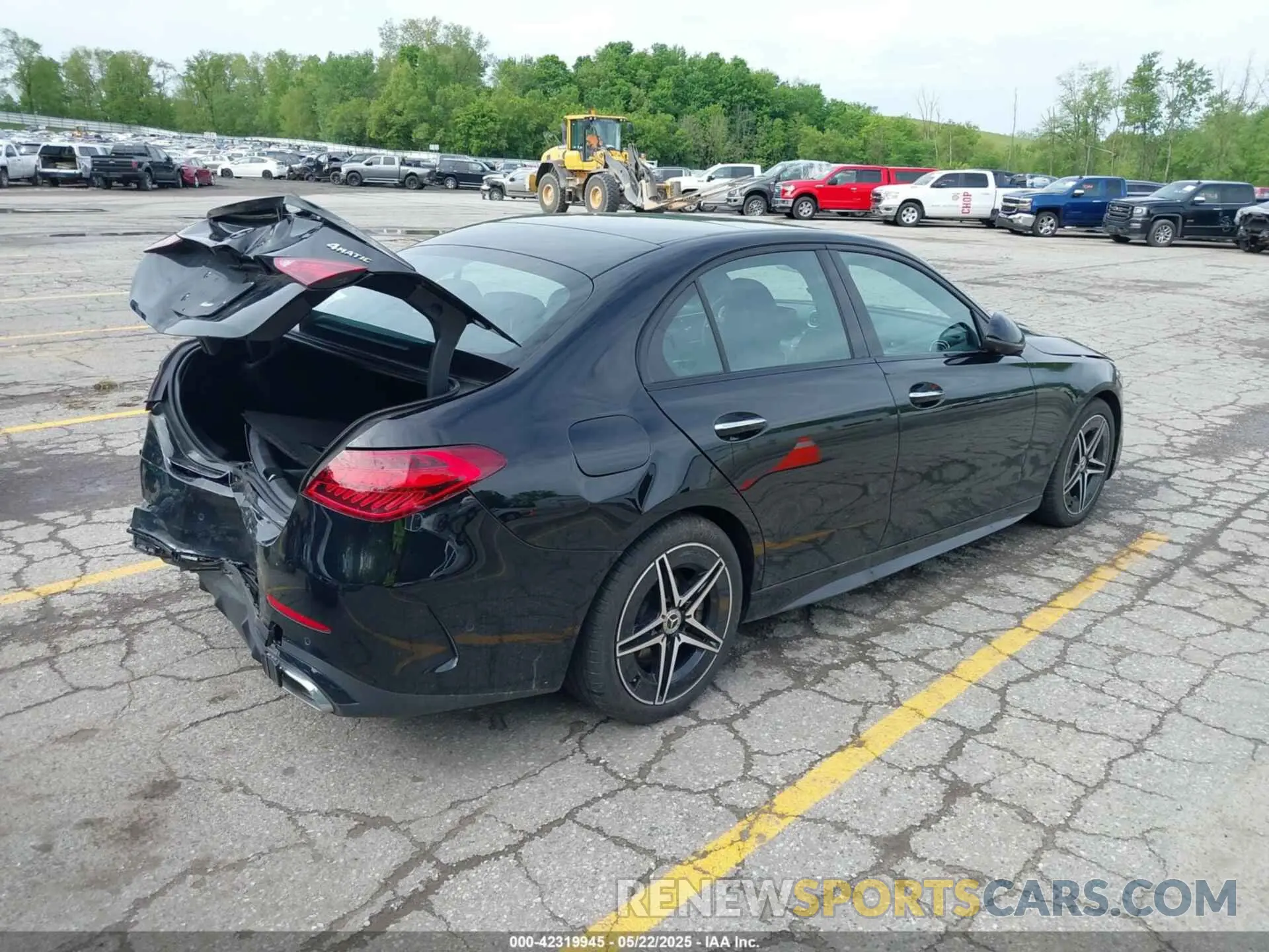 4 Photograph of a damaged car W1KAF4HB3RR212857 MERCEDES-BENZ C 300 2024