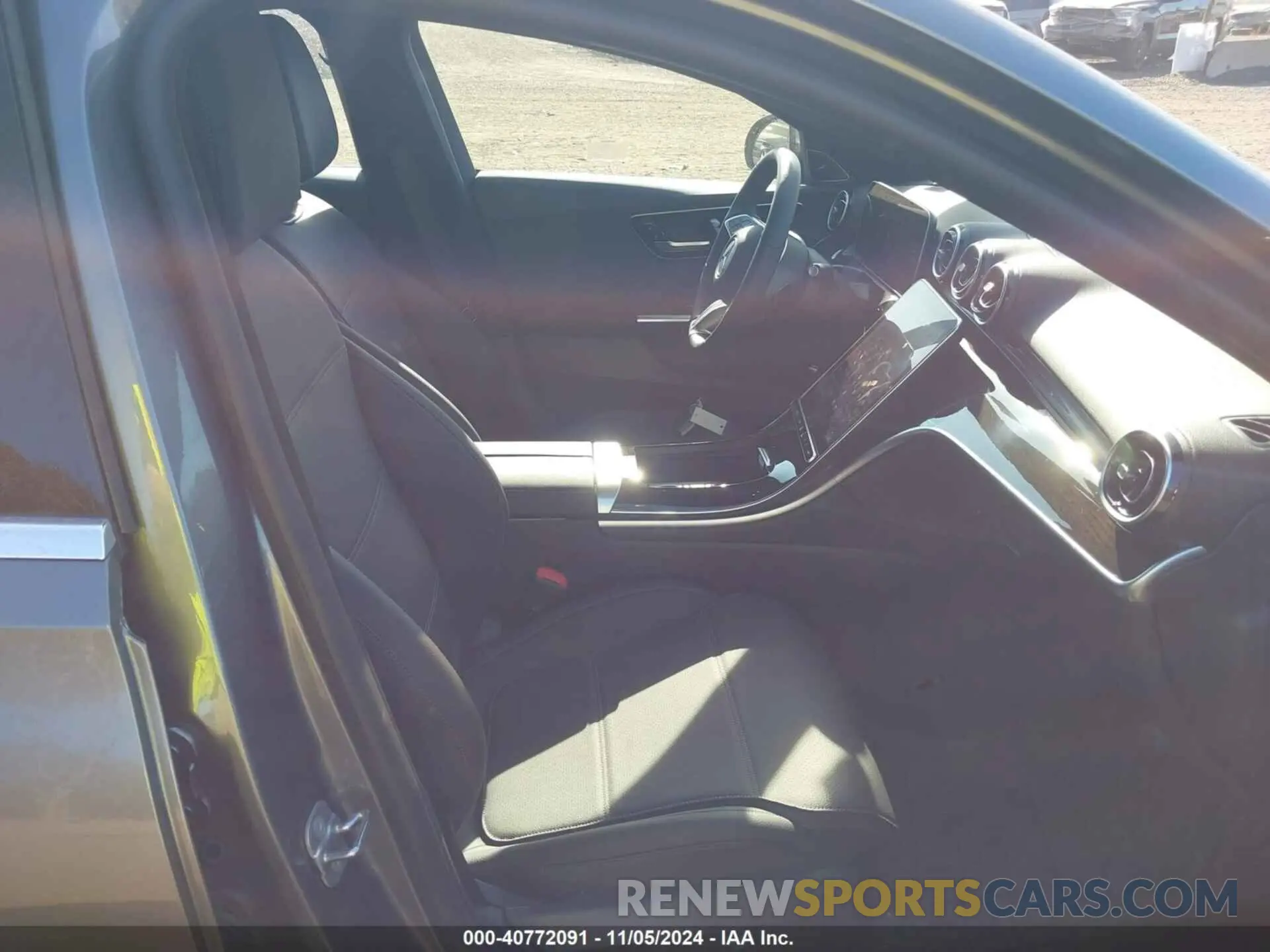 5 Photograph of a damaged car W1KAF4HB4RR229778 MERCEDES-BENZ C 300 2024