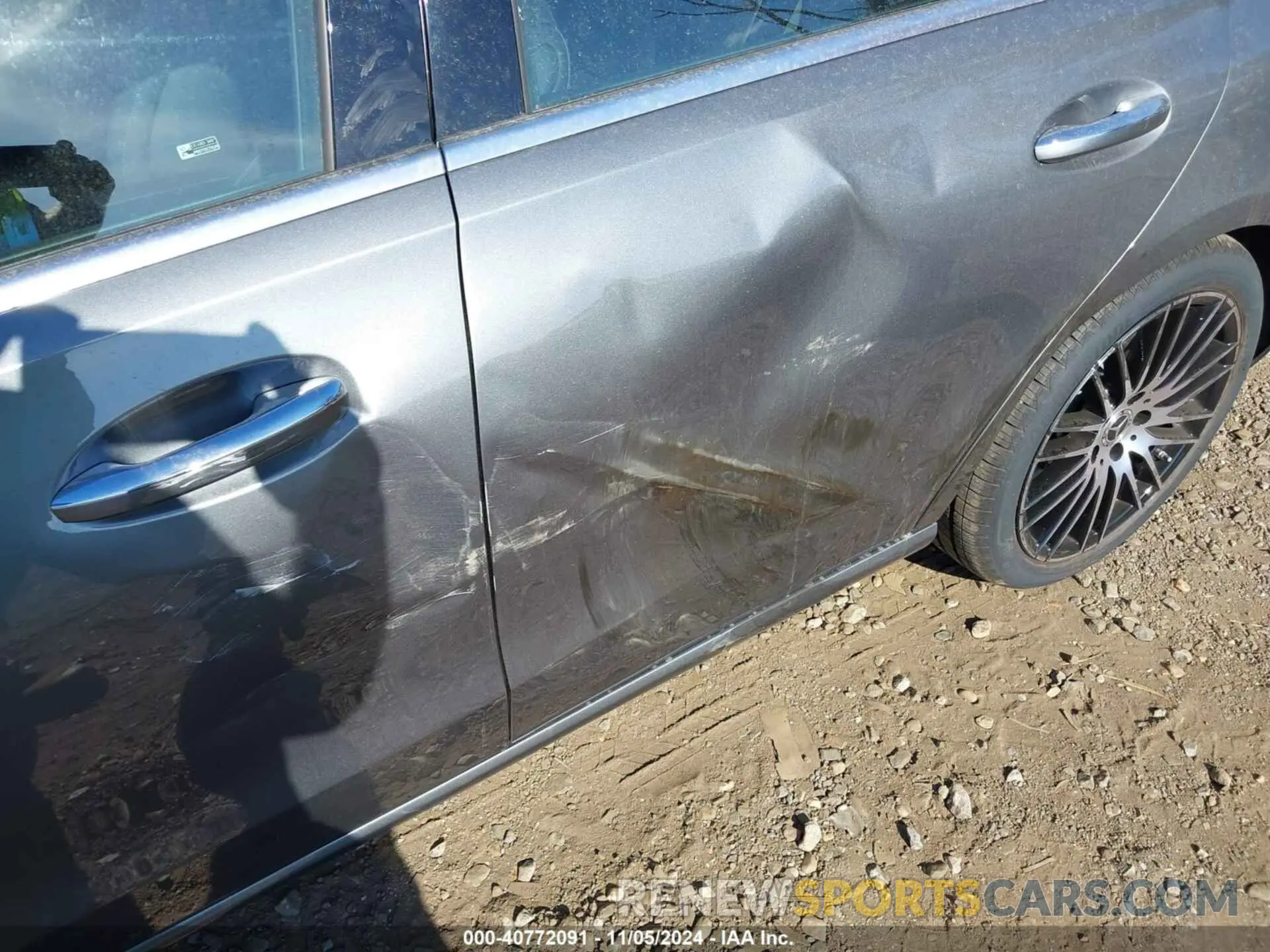 6 Photograph of a damaged car W1KAF4HB4RR229778 MERCEDES-BENZ C 300 2024