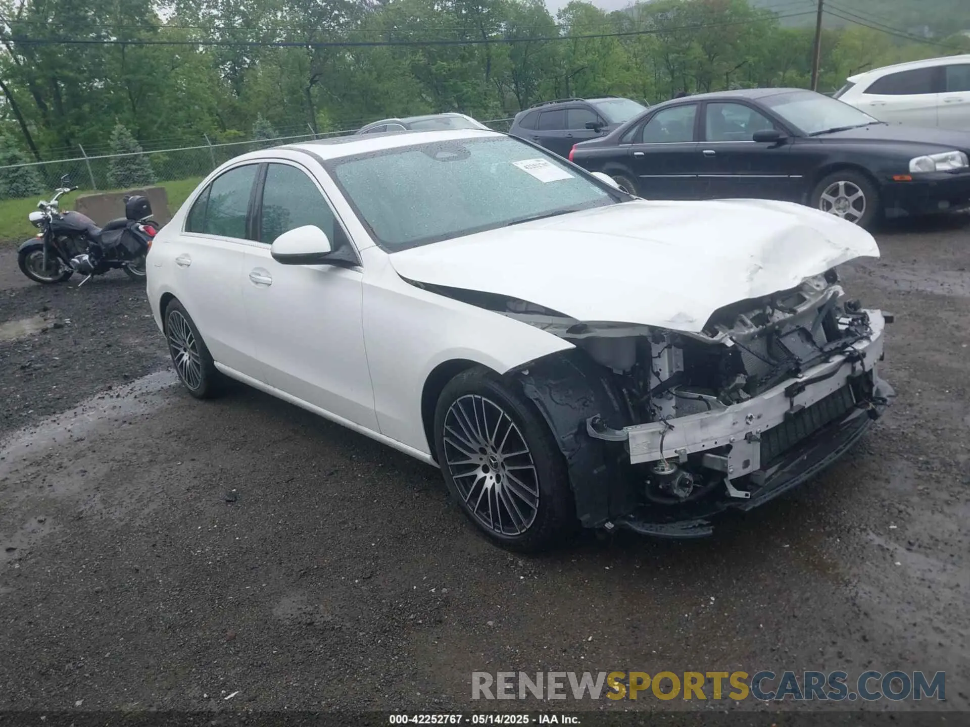 1 Photograph of a damaged car W1KAF4HB5RR183782 MERCEDES-BENZ C 300 2024