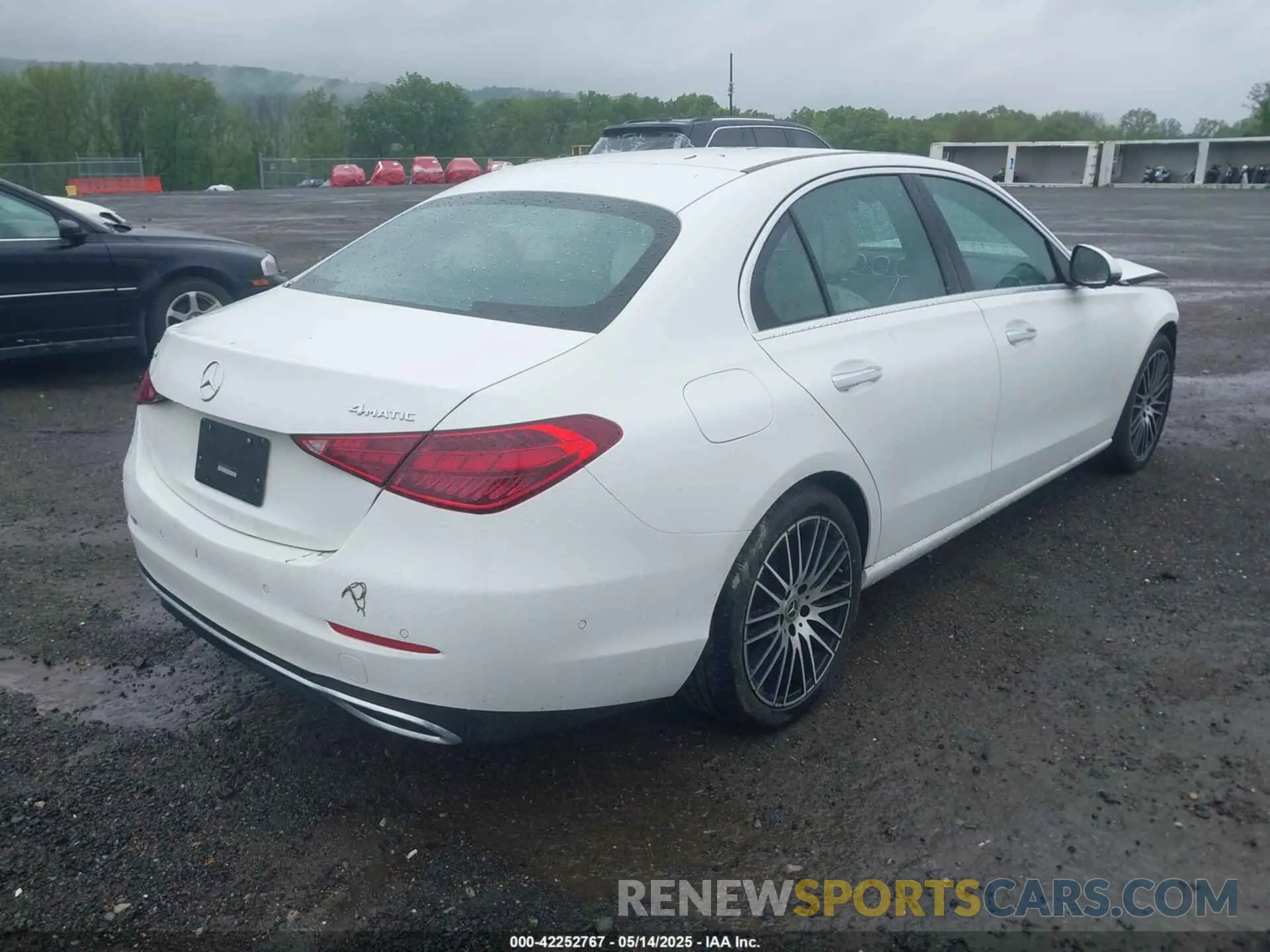 4 Photograph of a damaged car W1KAF4HB5RR183782 MERCEDES-BENZ C 300 2024