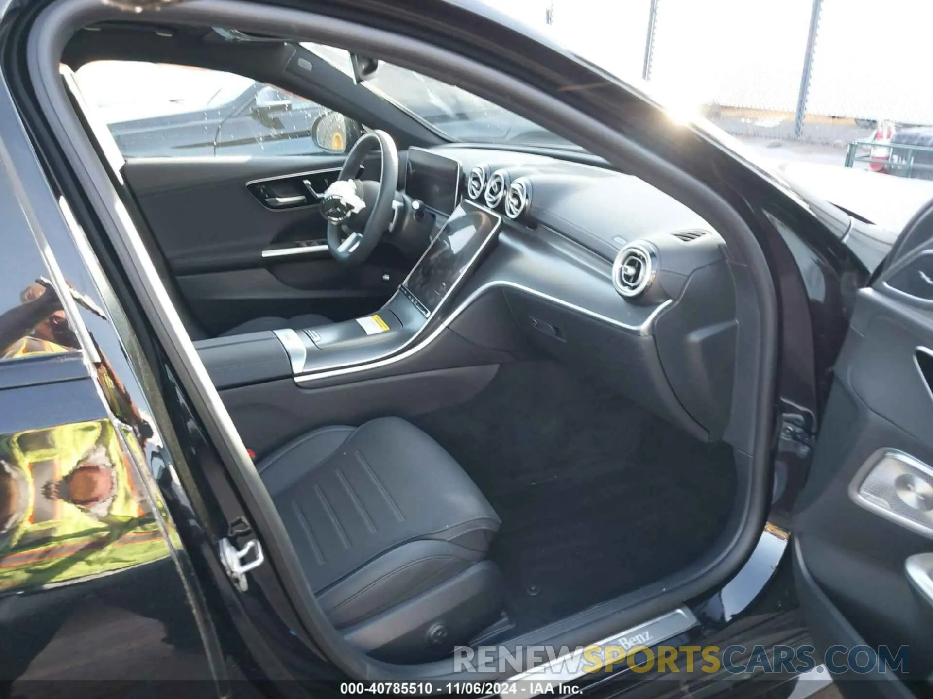 5 Photograph of a damaged car W1KAF4HB6RR208902 MERCEDES-BENZ C 300 2024