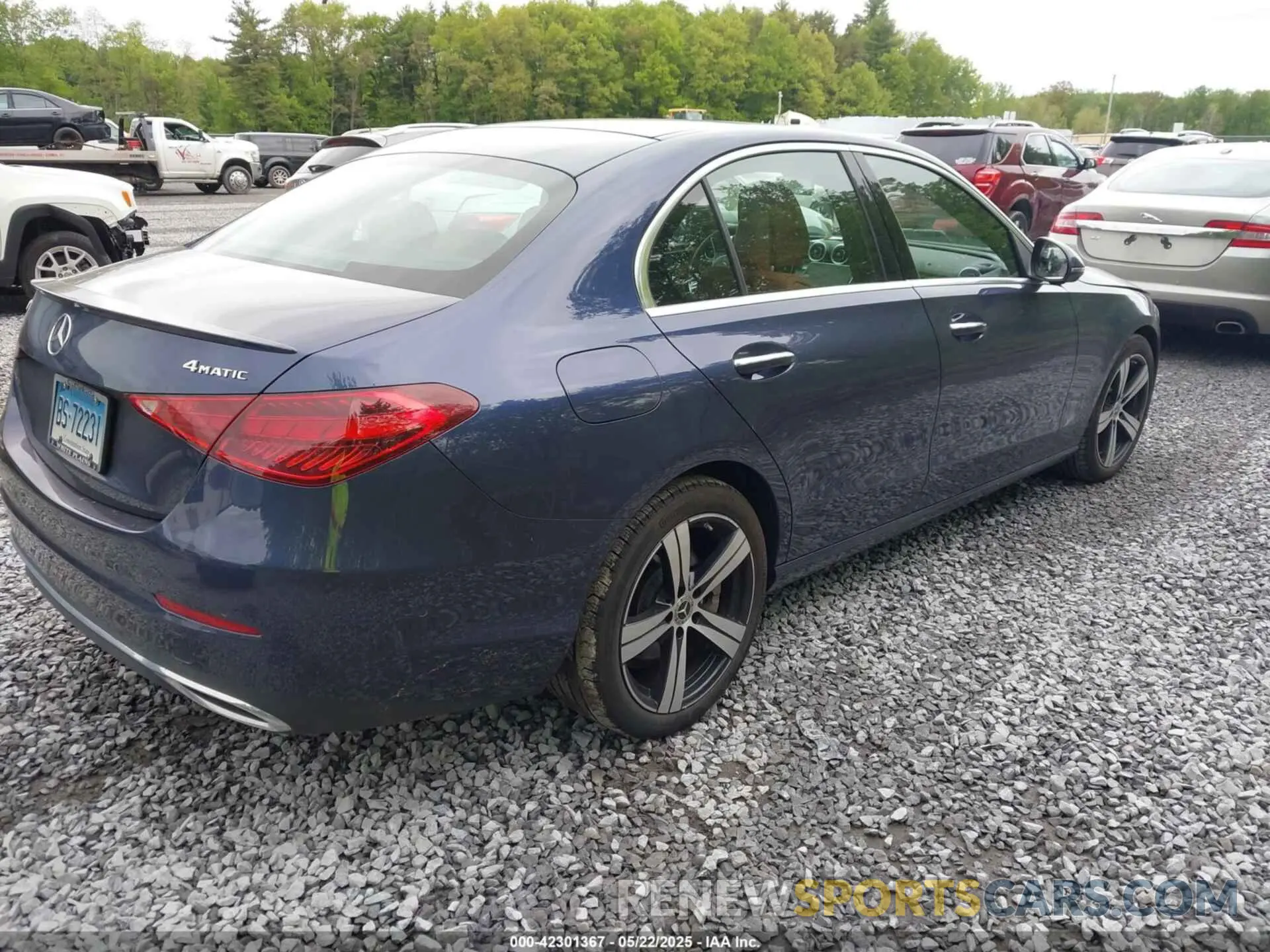 4 Photograph of a damaged car W1KAF4HB7RR224770 MERCEDES-BENZ C 300 2024