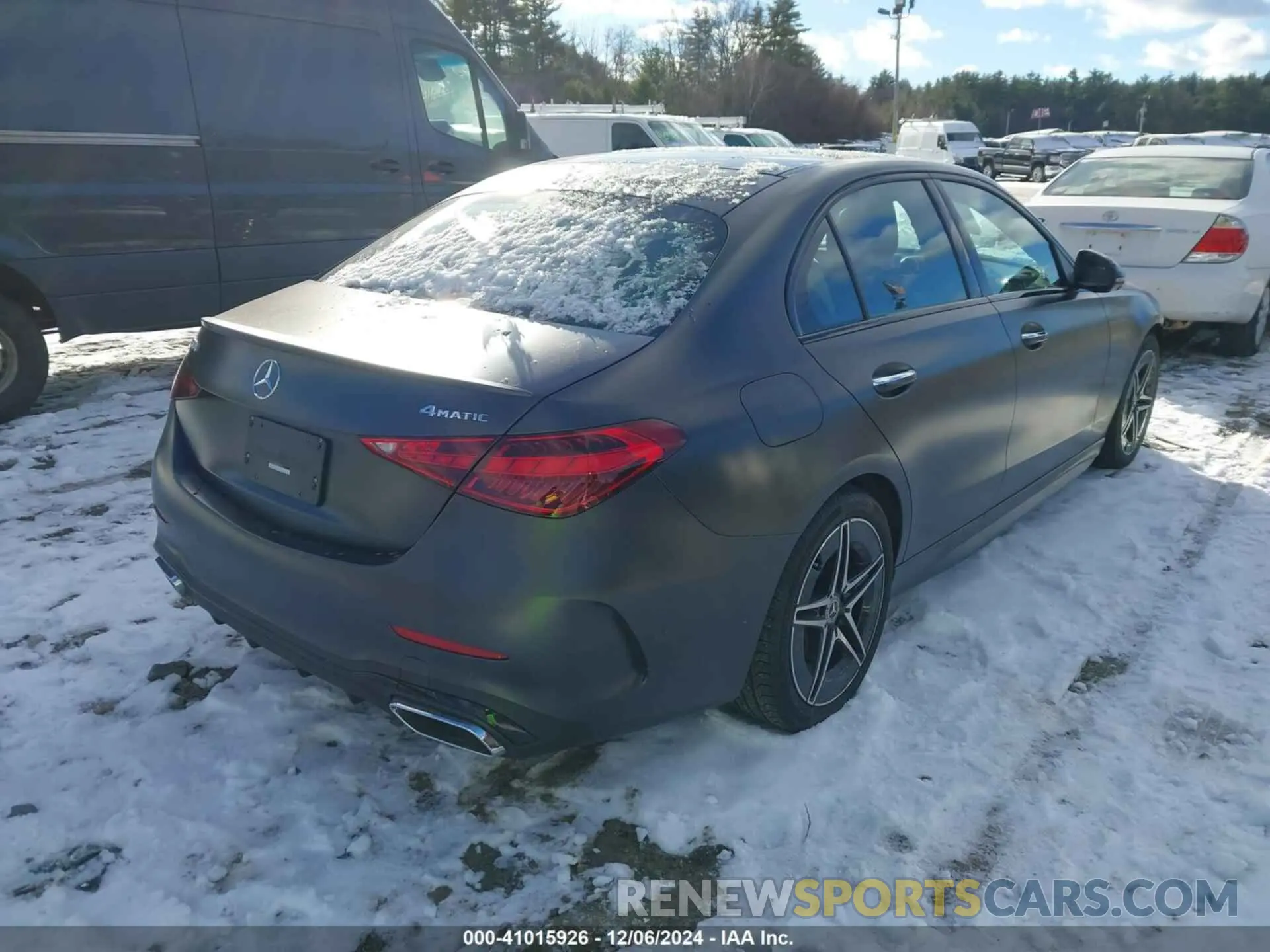 4 Photograph of a damaged car W1KAF4HB8RR172839 MERCEDES-BENZ C 300 2024
