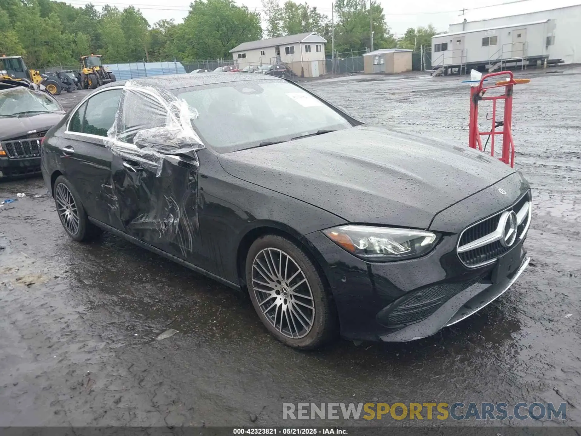 1 Photograph of a damaged car W1KAF4HBXRR224889 MERCEDES-BENZ C 300 2024