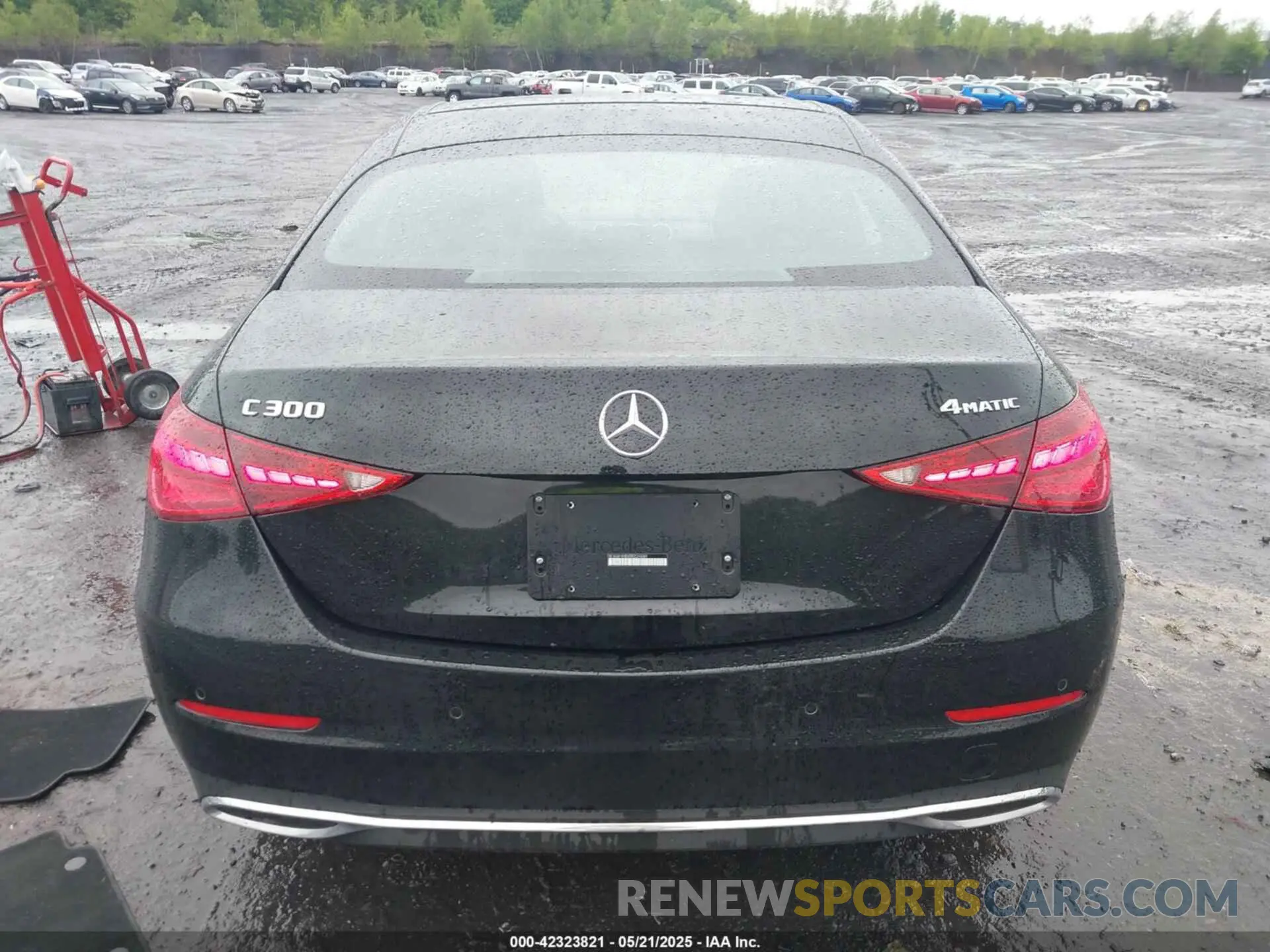 16 Photograph of a damaged car W1KAF4HBXRR224889 MERCEDES-BENZ C 300 2024
