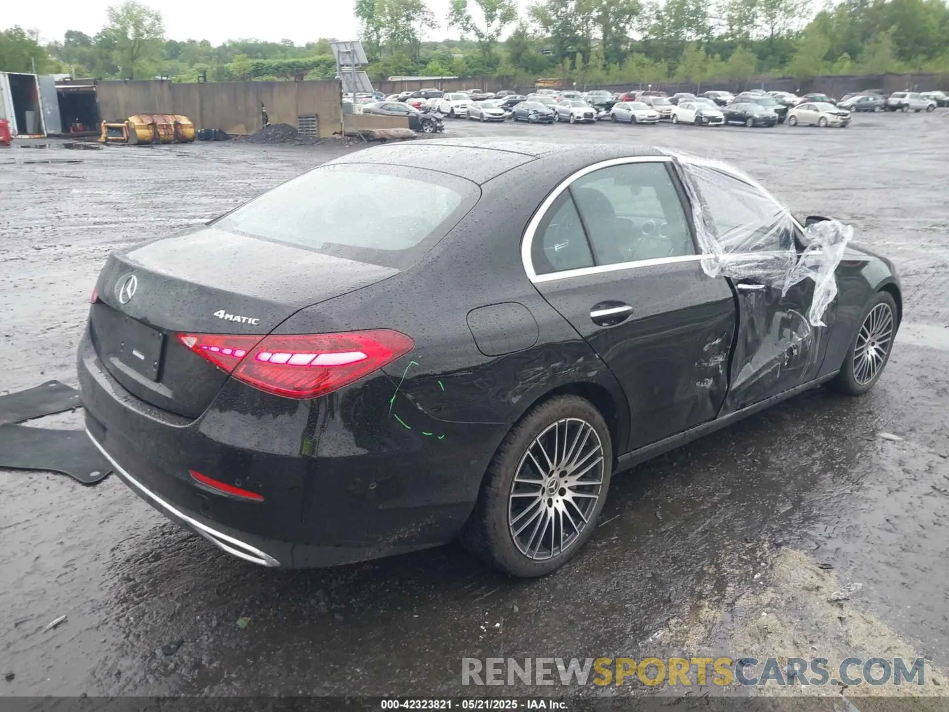 4 Photograph of a damaged car W1KAF4HBXRR224889 MERCEDES-BENZ C 300 2024