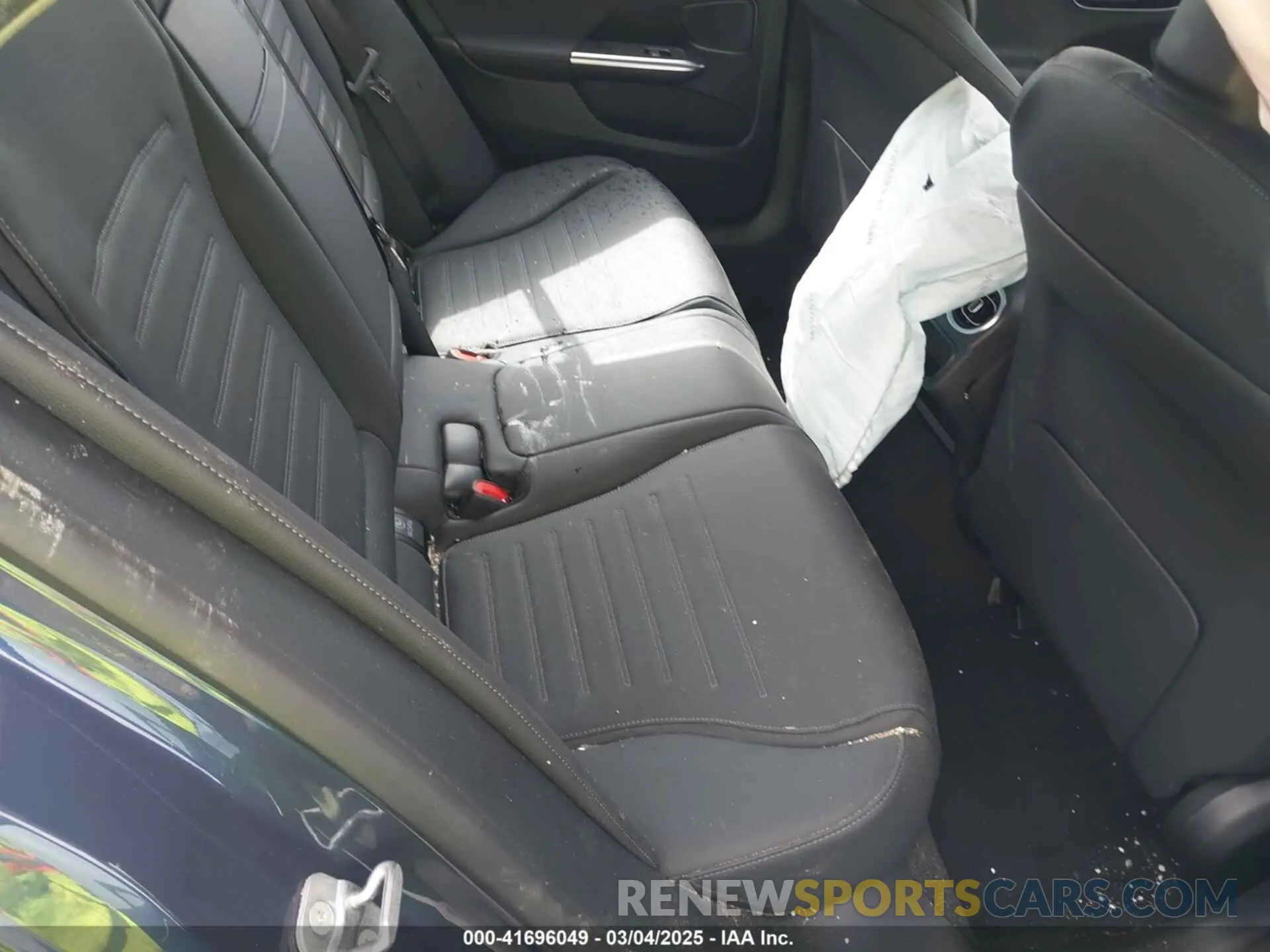 8 Photograph of a damaged car W1KAF4GB5SR239713 MERCEDES-BENZ C 300 2025