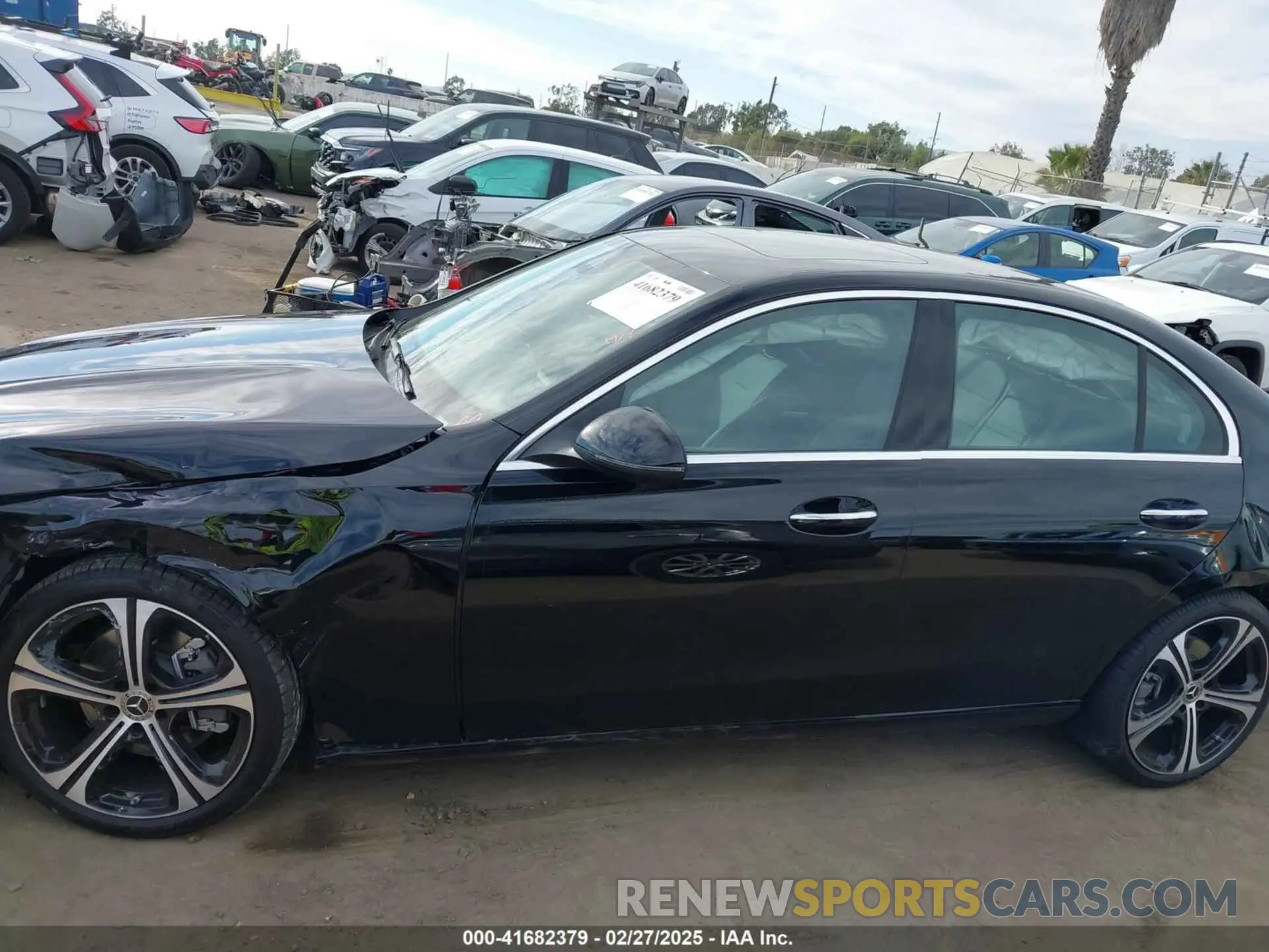 14 Photograph of a damaged car W1KAF4GBXSR238038 MERCEDES-BENZ C 300 2025
