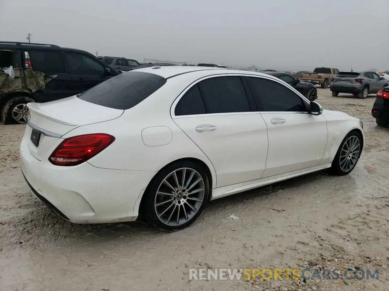 3 Photograph of a damaged car 55SWF4JB4JU273363 MERCEDES-BENZ C-CLASS 2018
