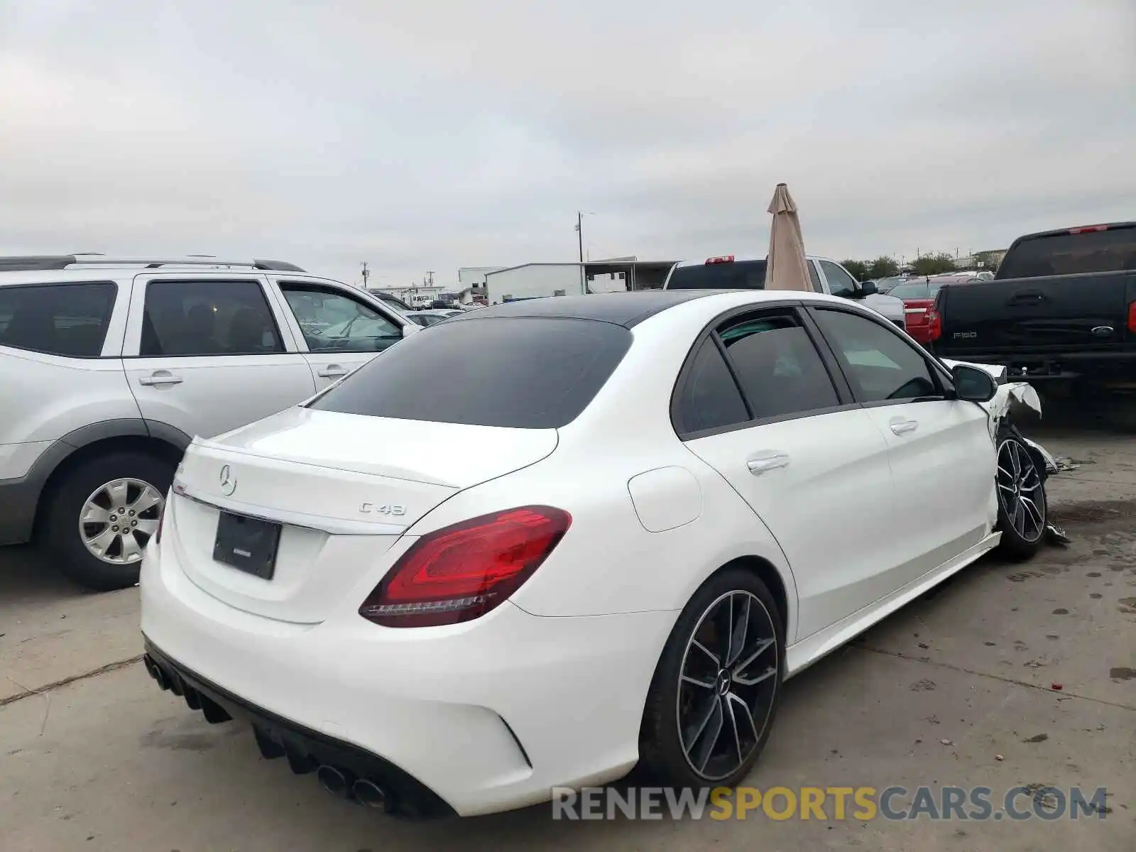 4 Photograph of a damaged car 55SWF6EBXKU289882 MERCEDES-BENZ C-CLASS 2019