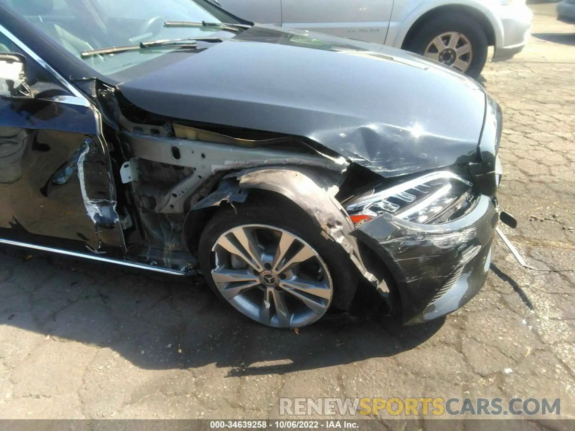 6 Photograph of a damaged car 55SWF8DB0KU299172 MERCEDES-BENZ C-CLASS 2019