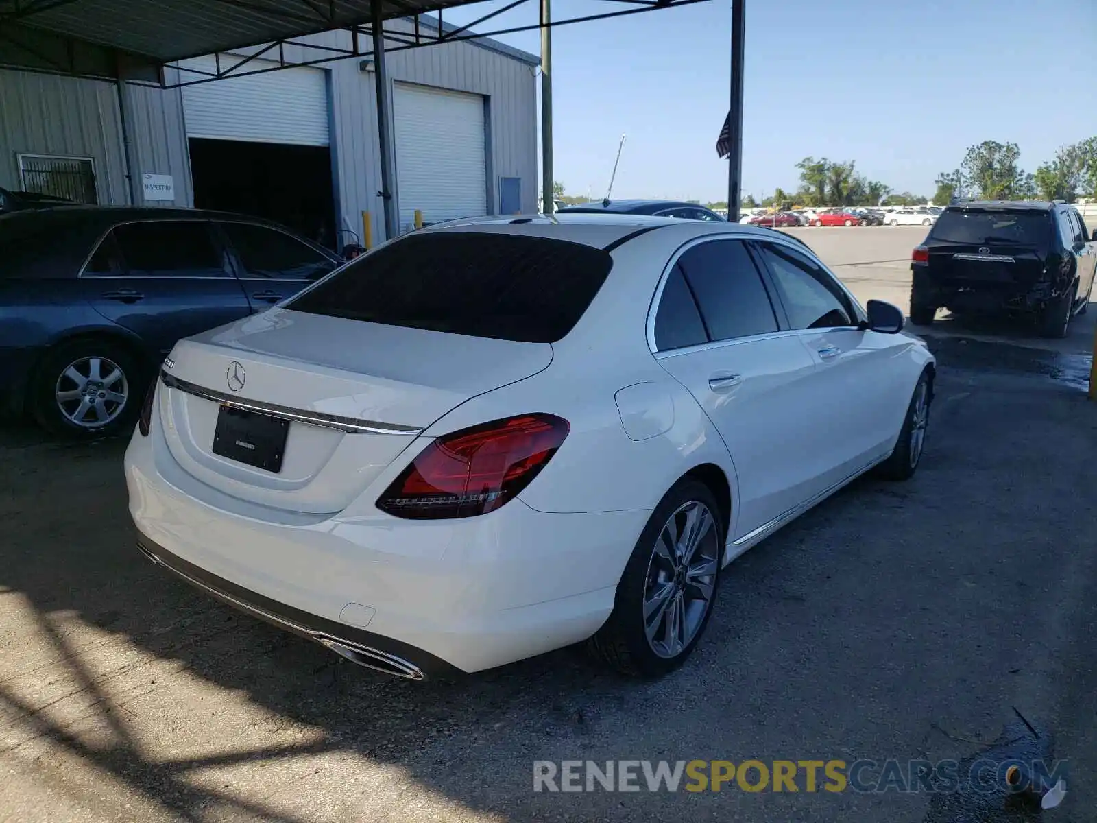 4 Photograph of a damaged car 55SWF8DB0KU303480 MERCEDES-BENZ C CLASS 2019