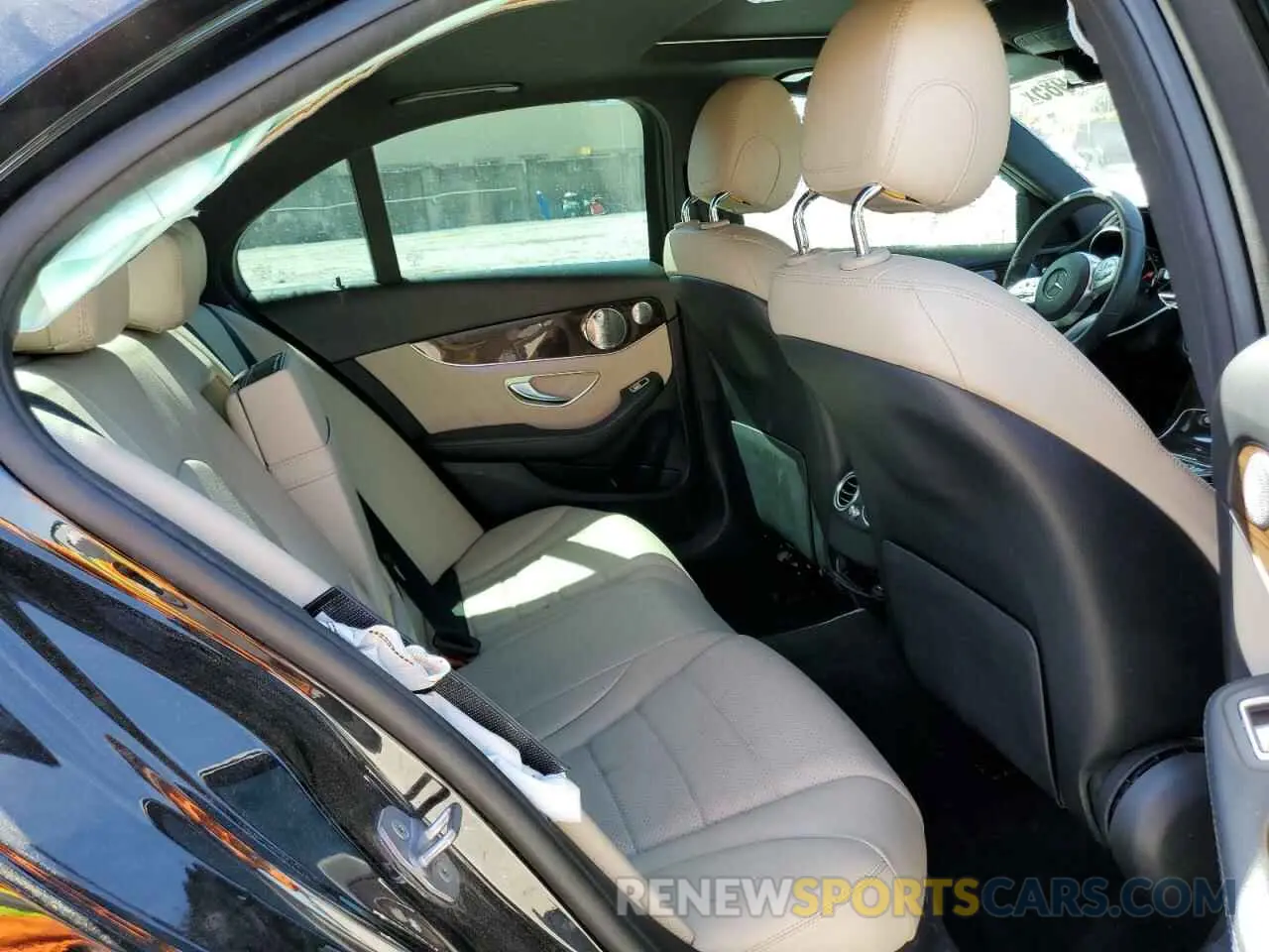 10 Photograph of a damaged car 55SWF8DB2KU296435 MERCEDES-BENZ C-CLASS 2019