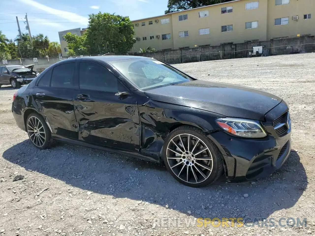 4 Photograph of a damaged car 55SWF8DB2KU296435 MERCEDES-BENZ C-CLASS 2019
