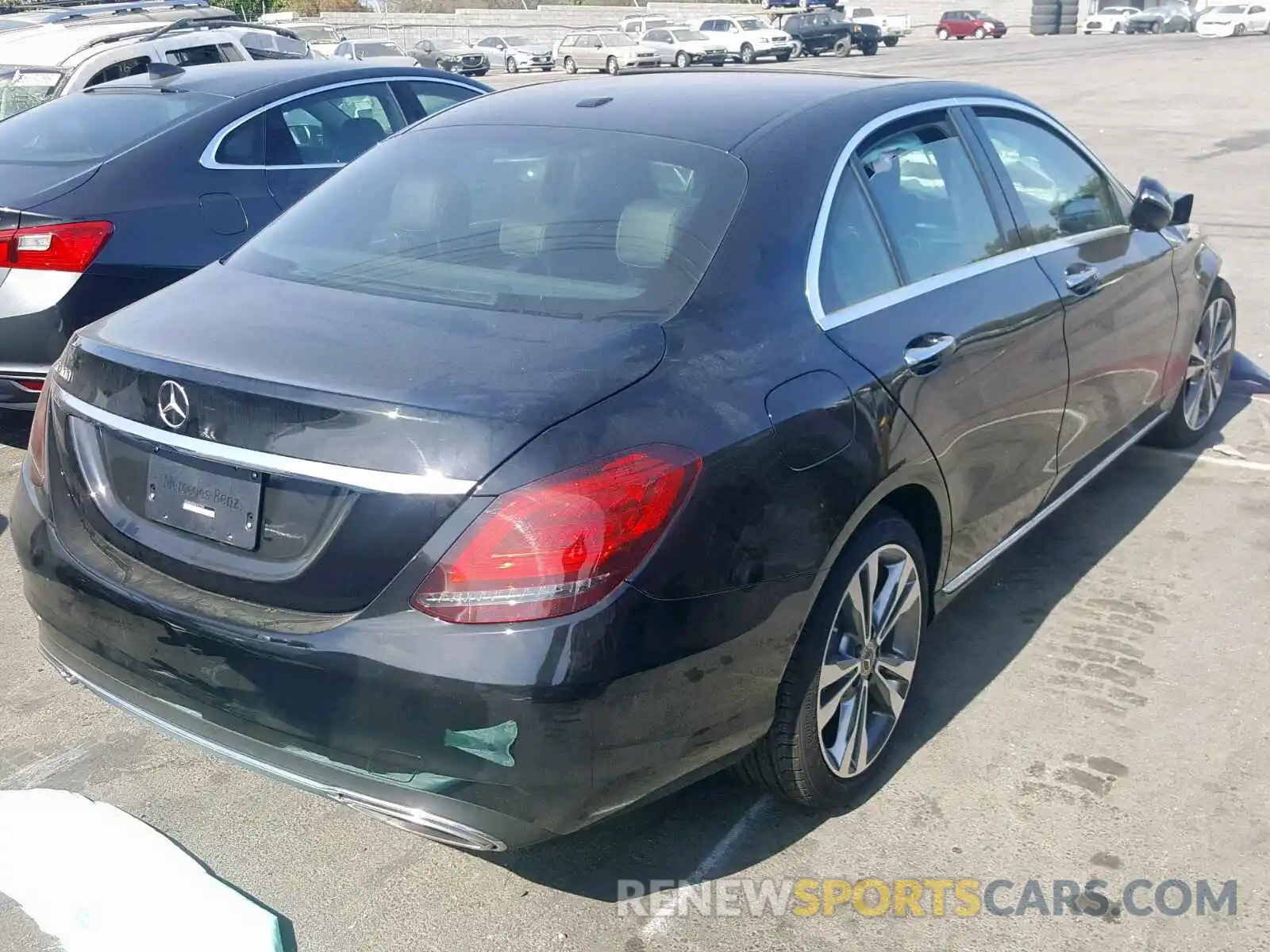 4 Photograph of a damaged car 55SWF8DB3KU312058 MERCEDES-BENZ C CLASS 2019