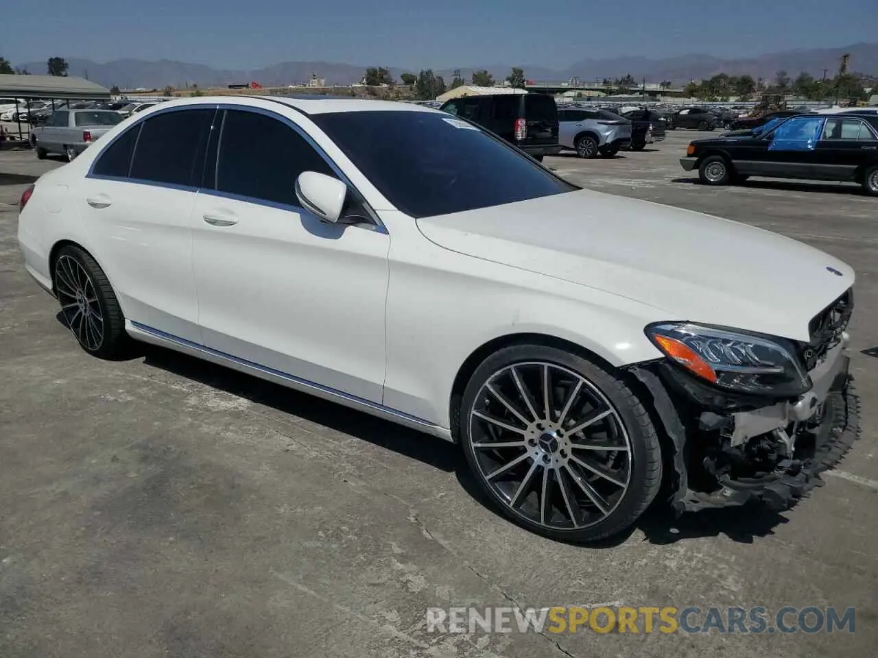 4 Photograph of a damaged car 55SWF8DB3KU314392 MERCEDES-BENZ C-CLASS 2019