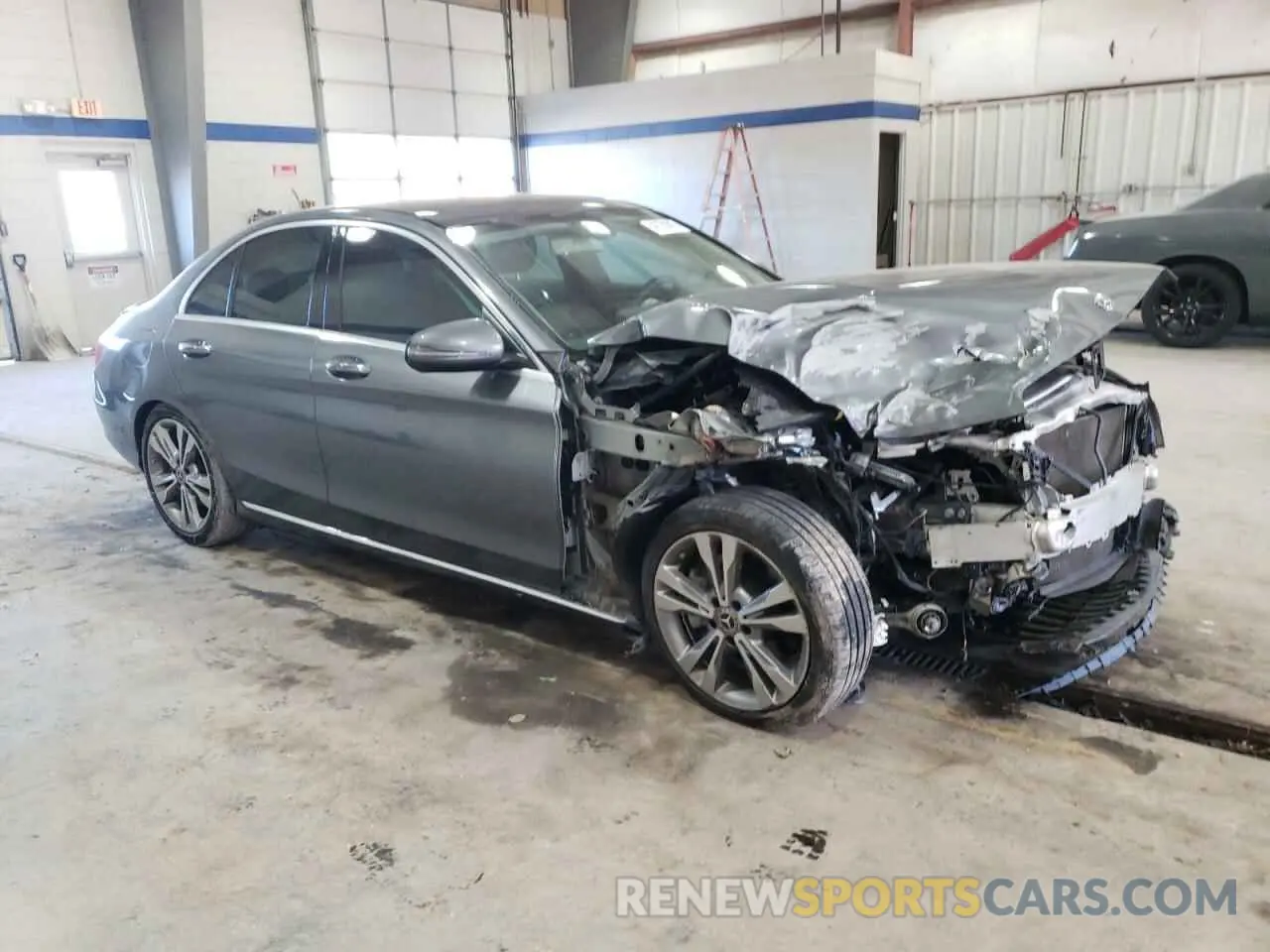 4 Photograph of a damaged car 55SWF8DB3KU321116 MERCEDES-BENZ C-CLASS 2019