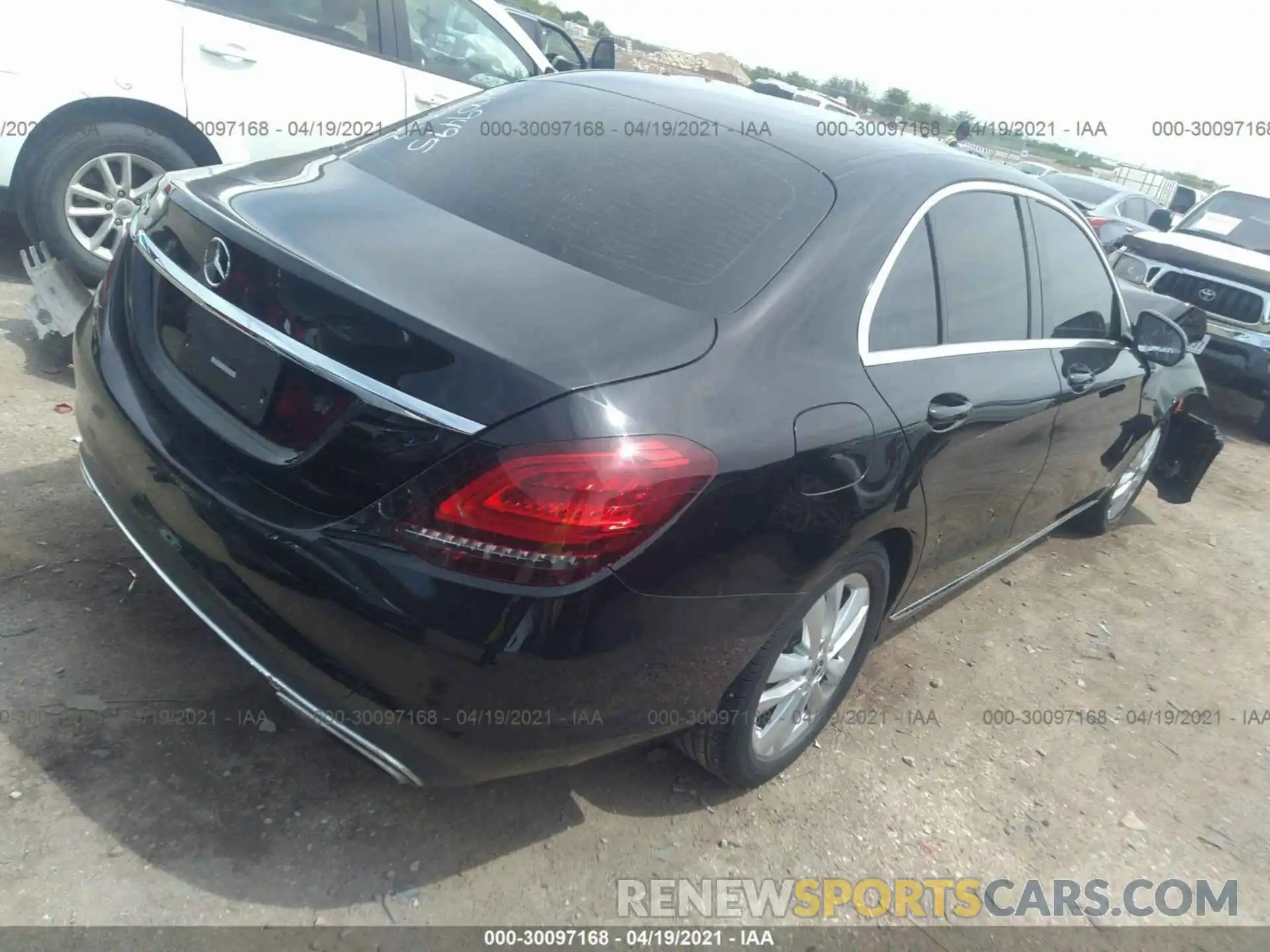 4 Photograph of a damaged car 55SWF8DB4KU295836 MERCEDES-BENZ C-CLASS 2019