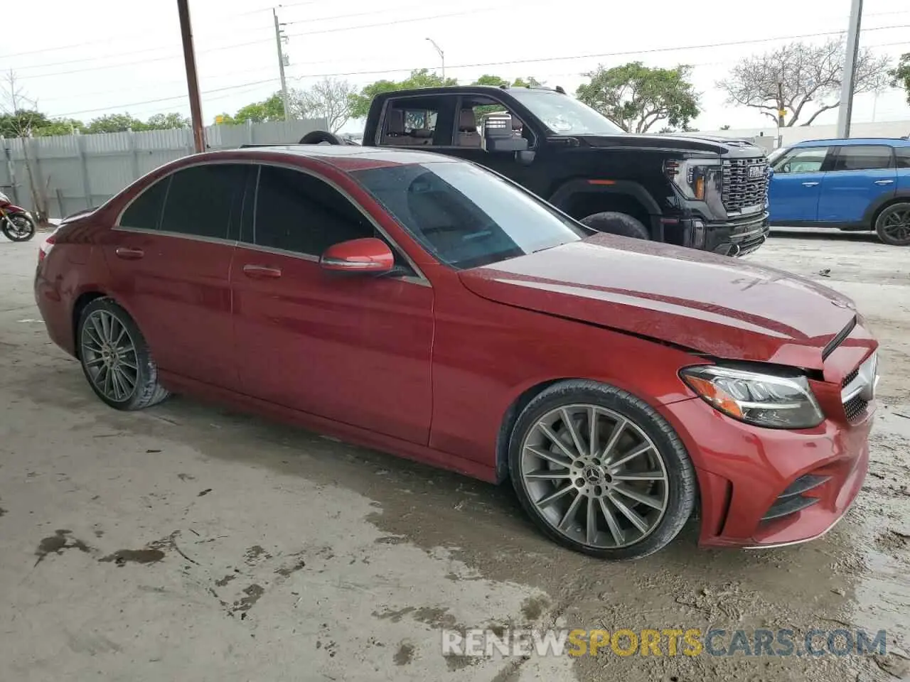 4 Photograph of a damaged car 55SWF8DB5KU306472 MERCEDES-BENZ C-CLASS 2019
