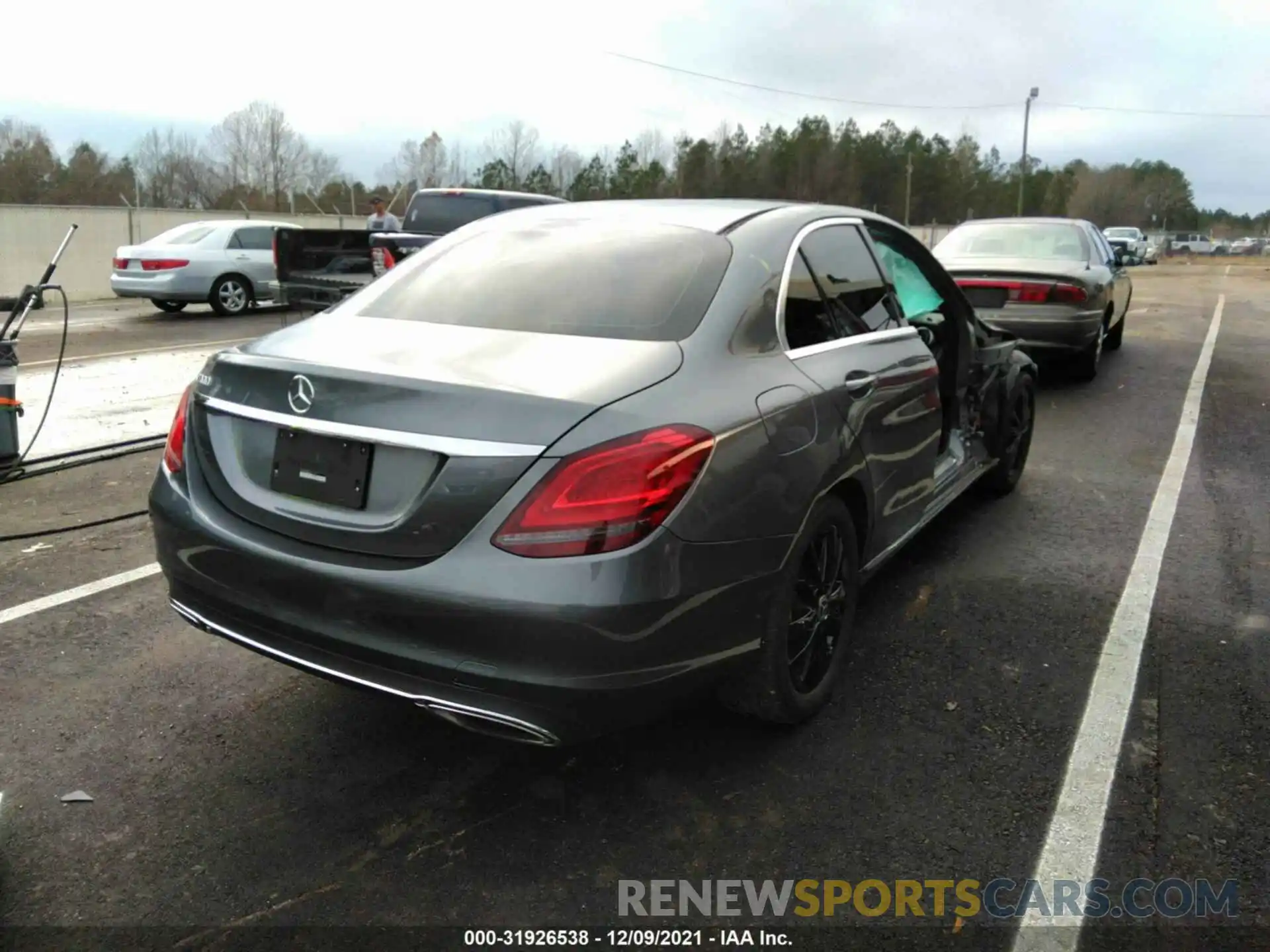 4 Photograph of a damaged car 55SWF8DB5KU311767 MERCEDES-BENZ C-CLASS 2019