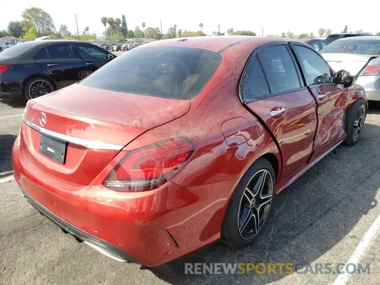 4 Photograph of a damaged car 55SWF8DB6KU304195 MERCEDES-BENZ C CLASS 2019