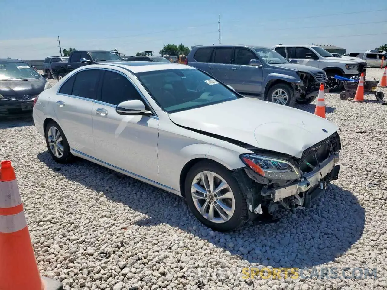 4 Photograph of a damaged car 55SWF8DB7KU283213 MERCEDES-BENZ C-CLASS 2019