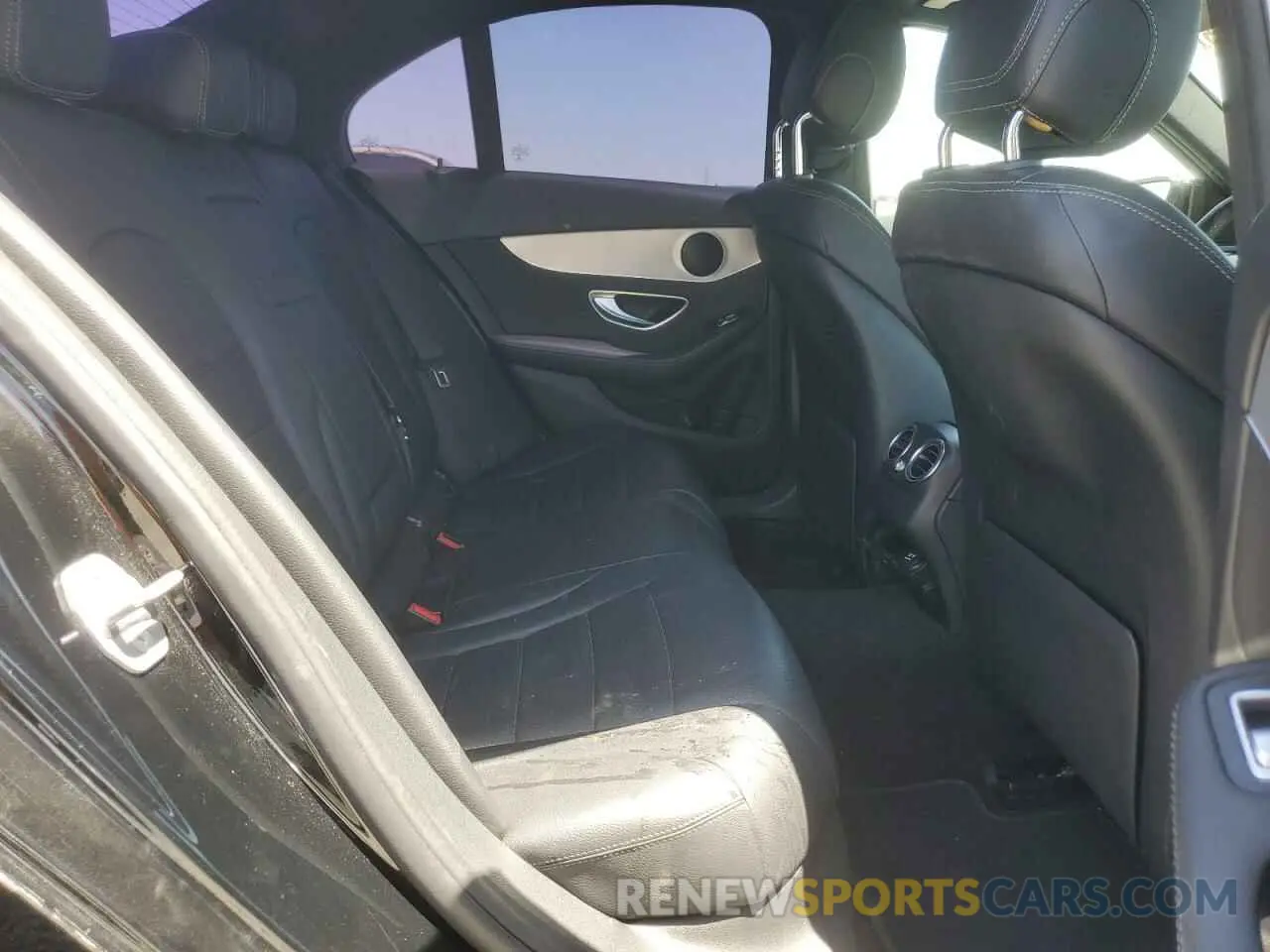 10 Photograph of a damaged car 55SWF8DB7KU308837 MERCEDES-BENZ C-CLASS 2019